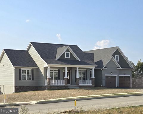 Homes For Sale - 24 Red Stone Lane Ln #47<br/> HANOVER, PA 17331