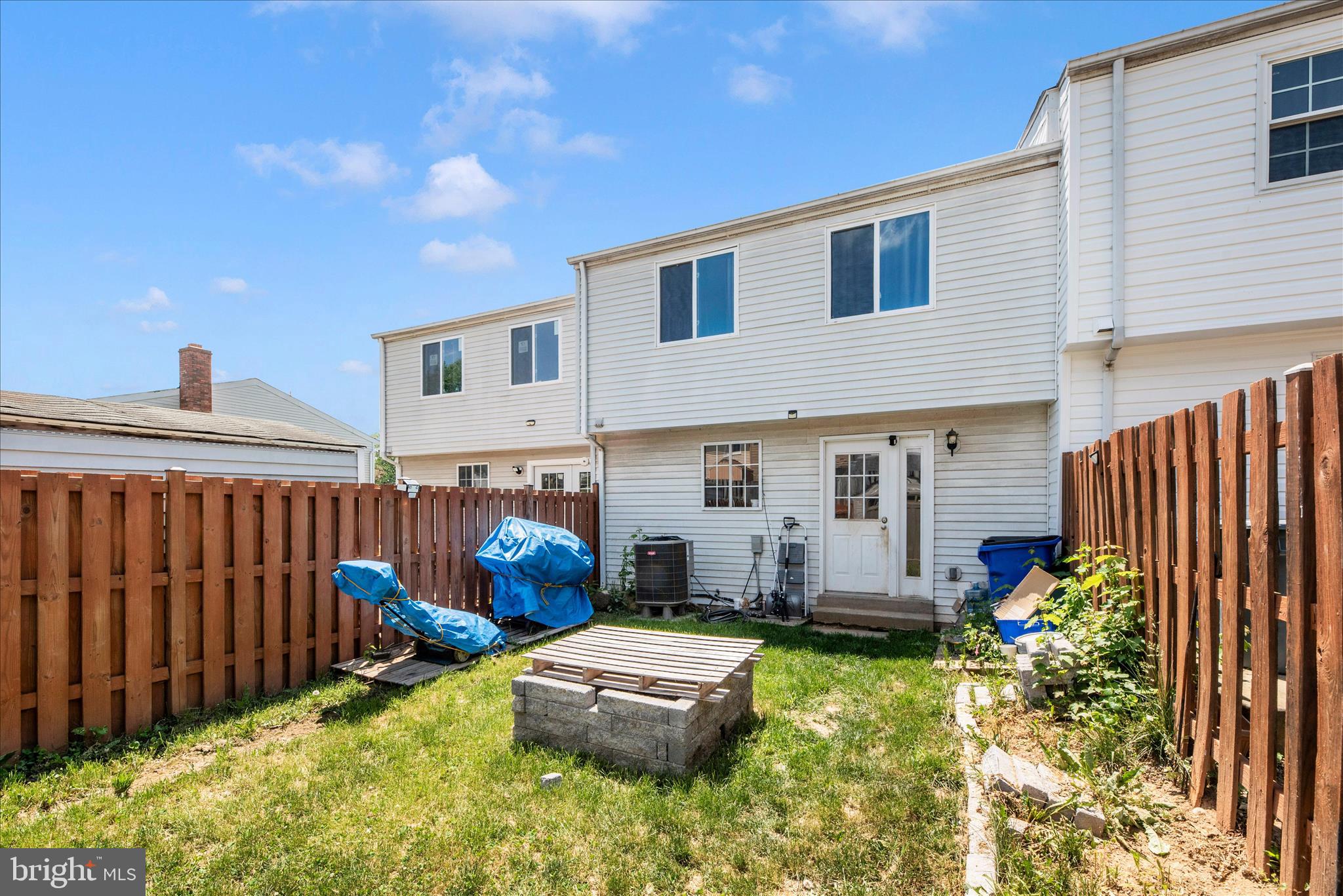 AMBER MEADOWS - Residential