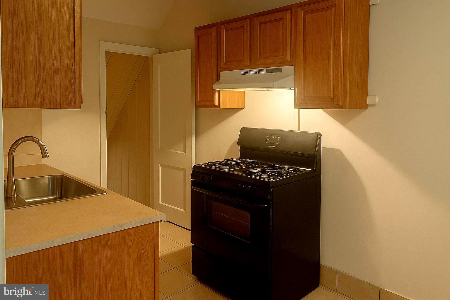 OXFORD CIRCLE - Residential