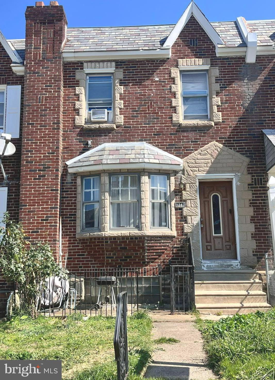 OXFORD CIRCLE - Residential