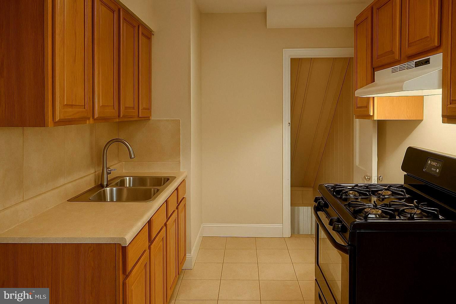 OXFORD CIRCLE - Residential