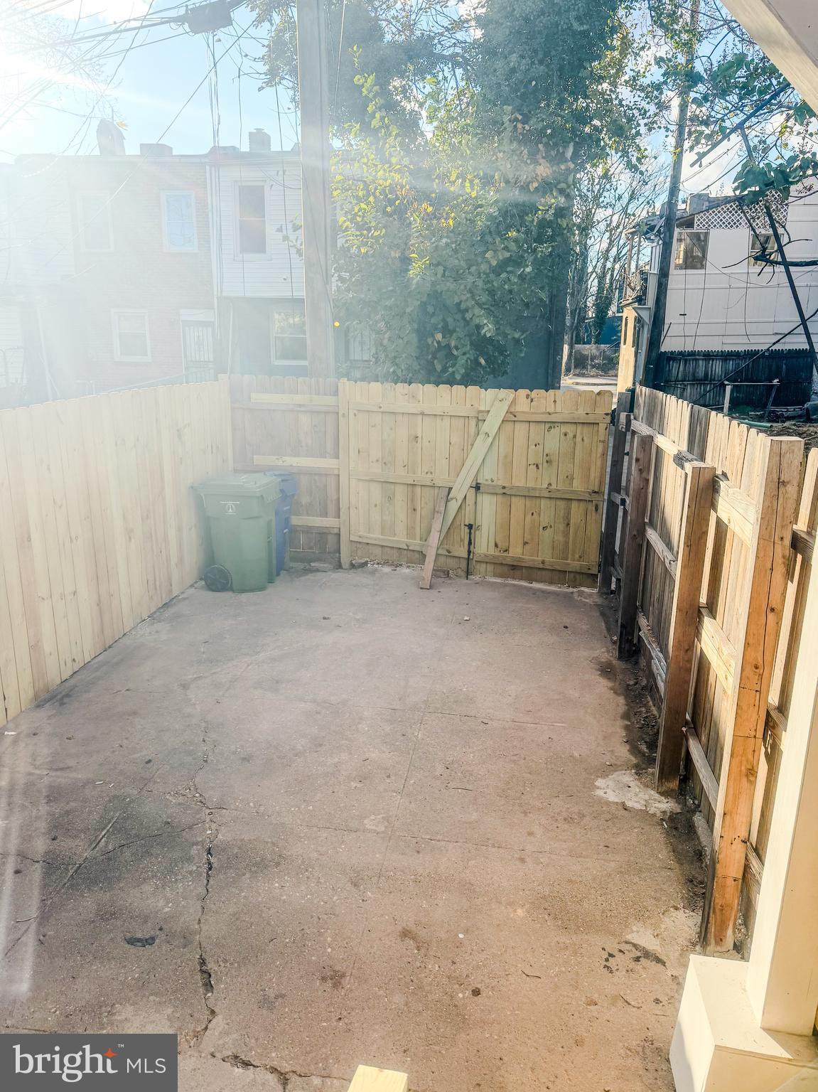 BROADWAY EAST - Residential