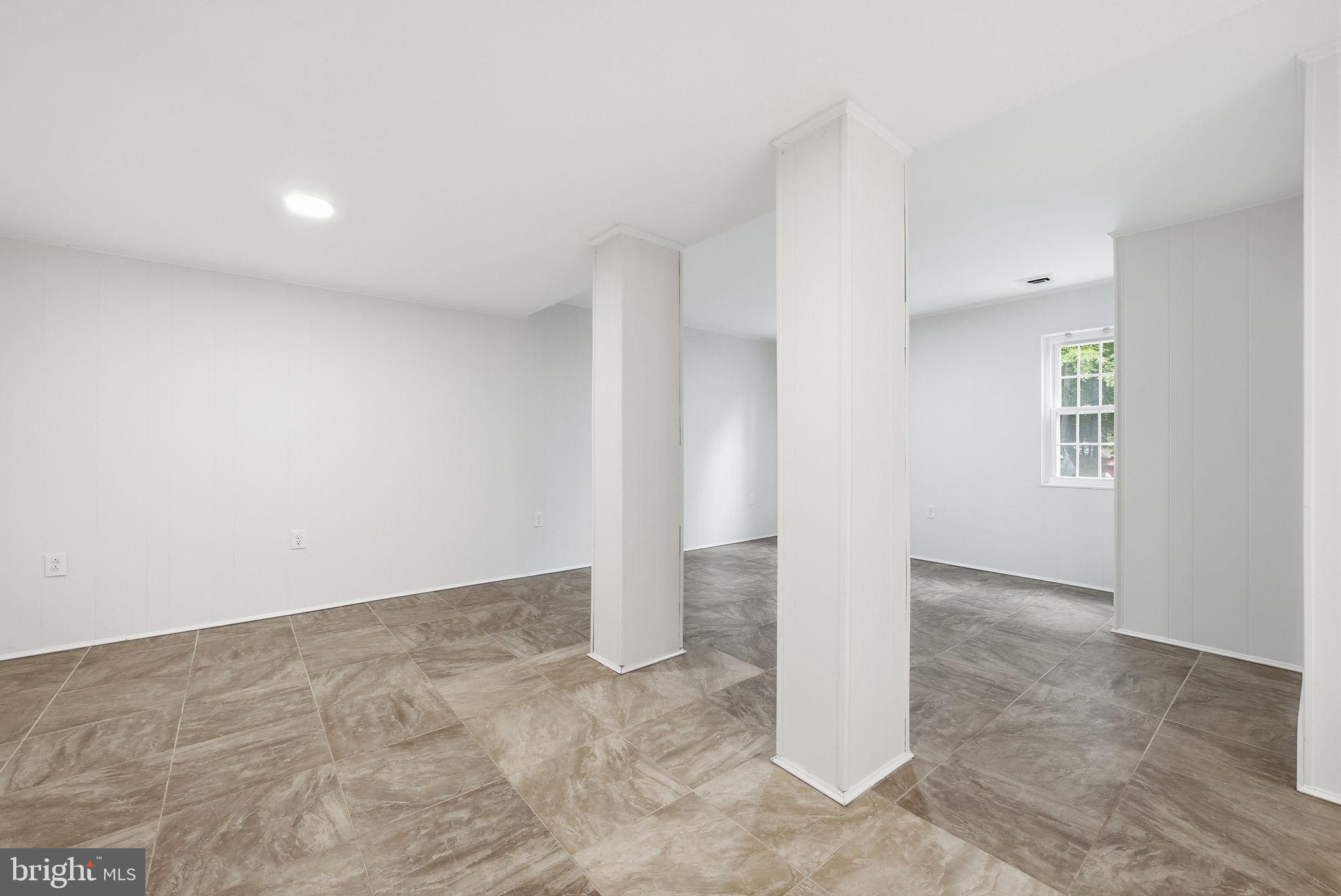 BURKE STATION SQUARE - Residential