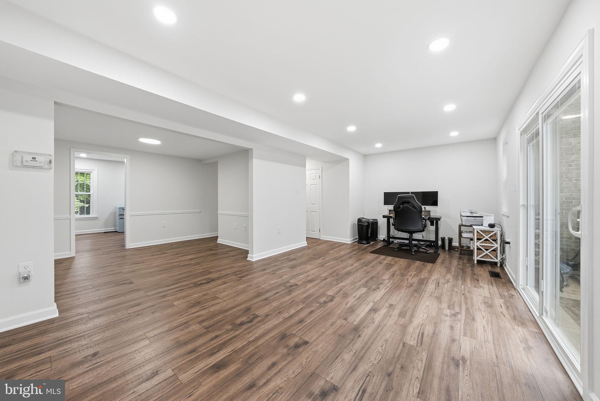 BURKE STATION SQUARE - Residential