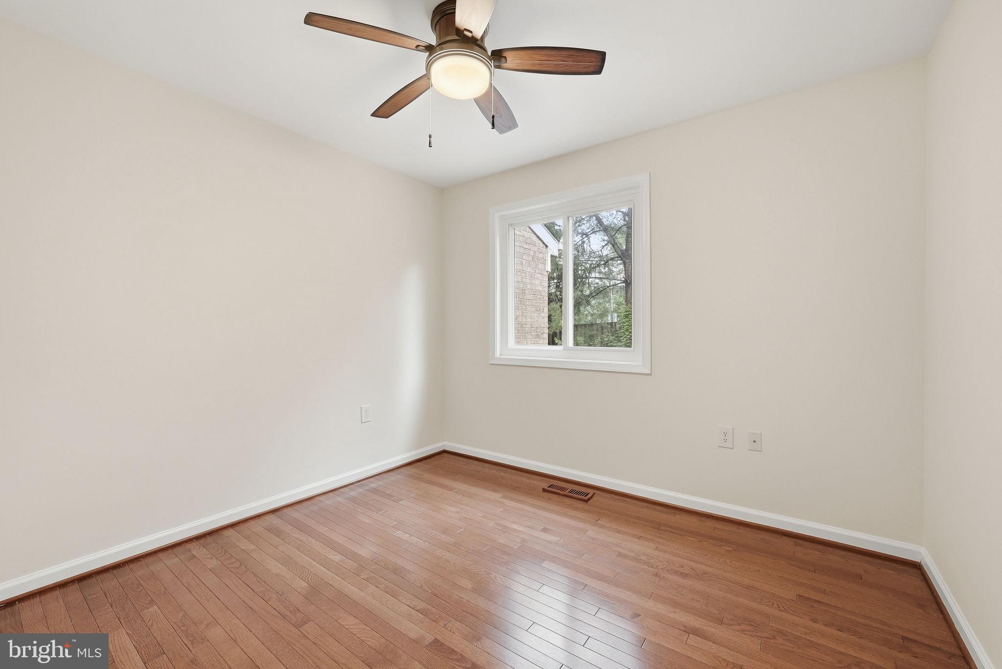 BURKE STATION SQUARE - Residential