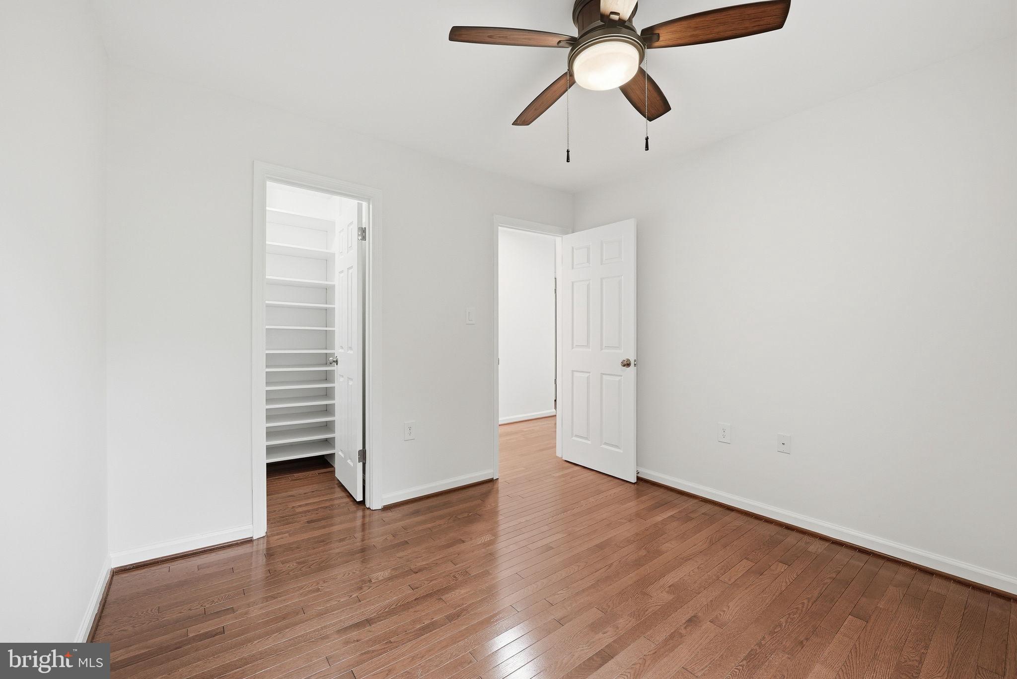 BURKE STATION SQUARE - Residential