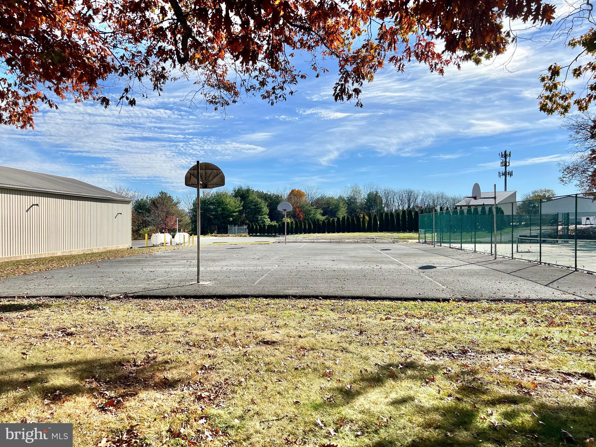 OAK SUMMIT - Residential