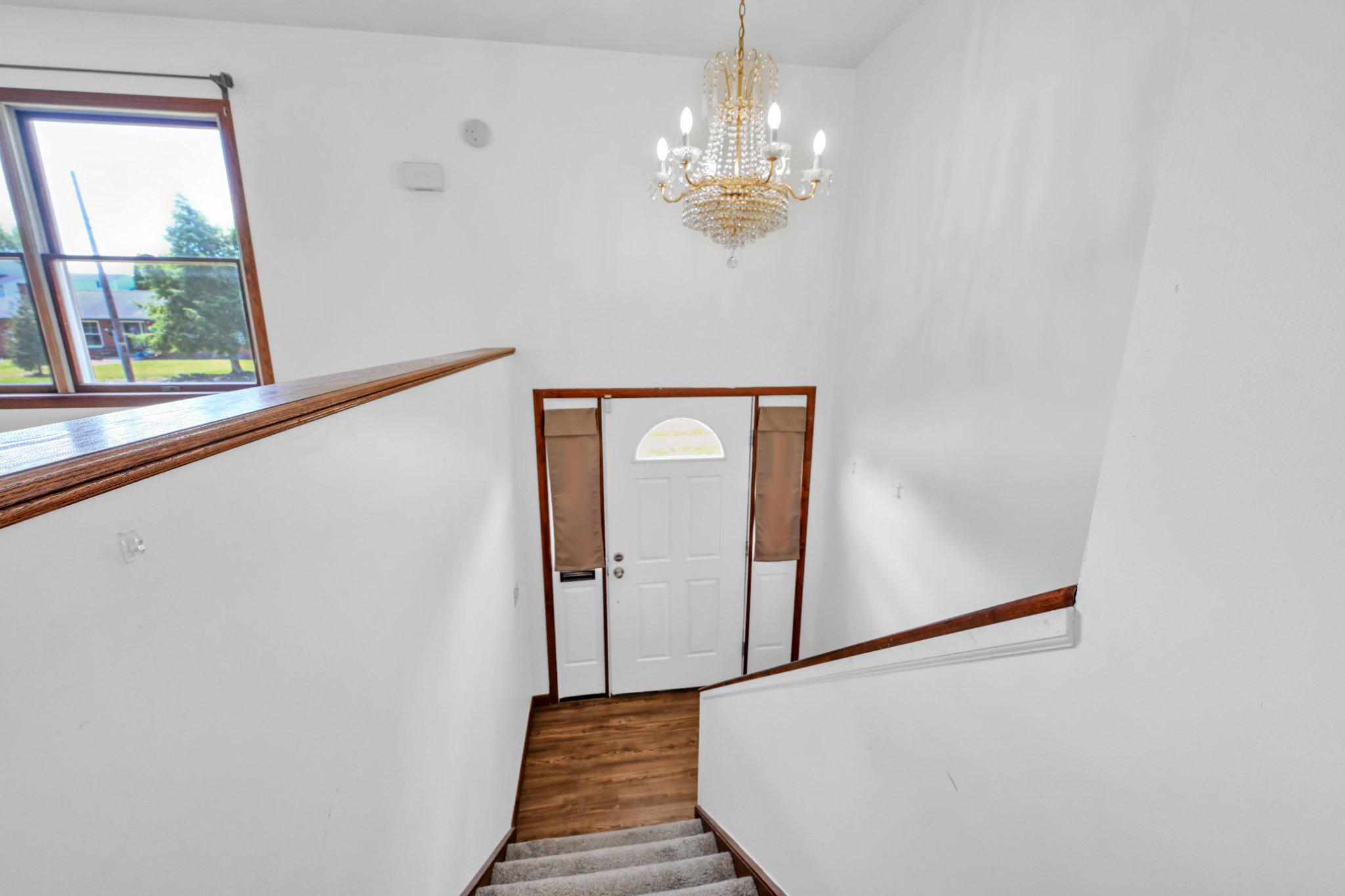 103 W WALNUT STREET