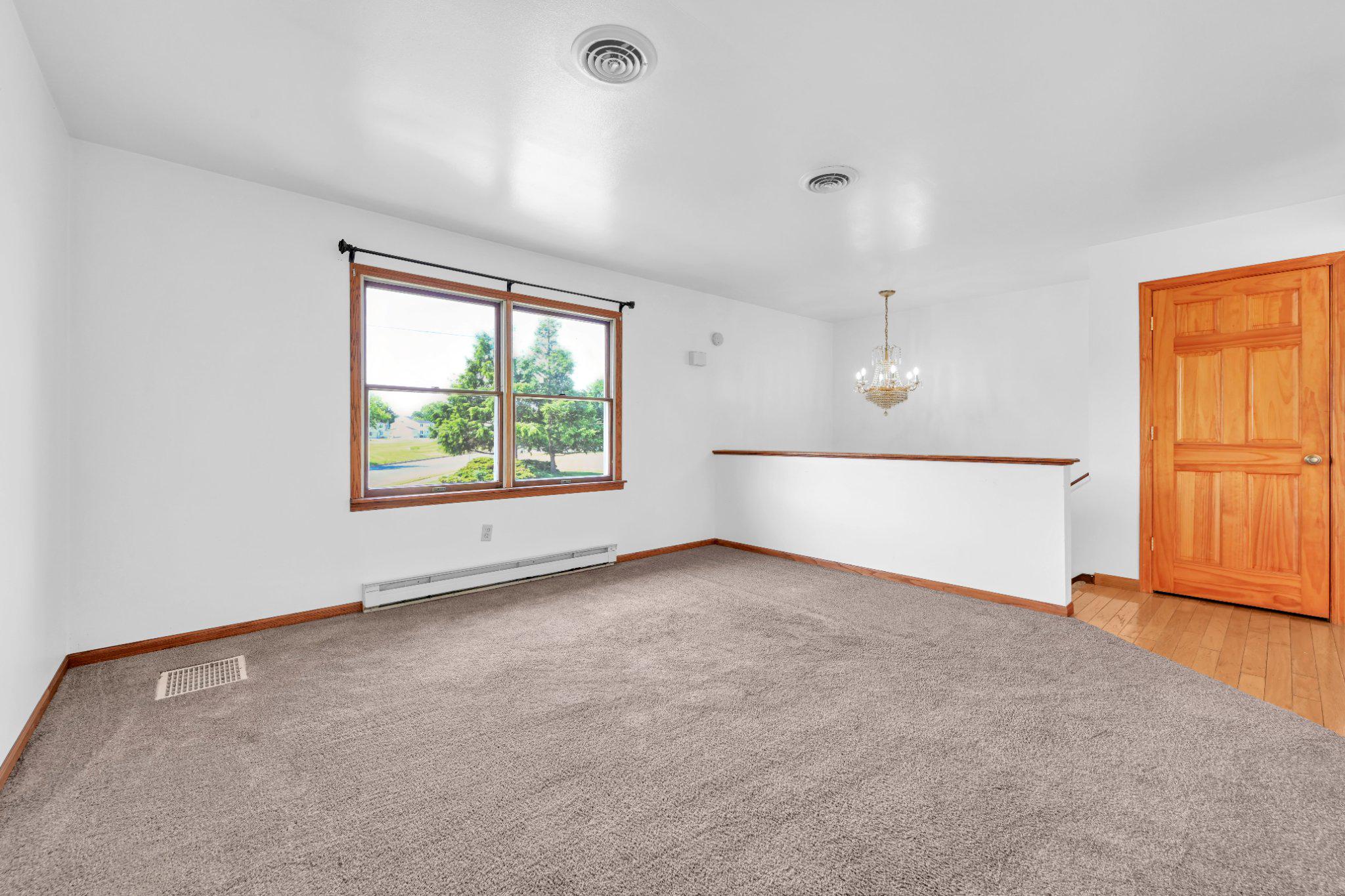 103 W WALNUT STREET