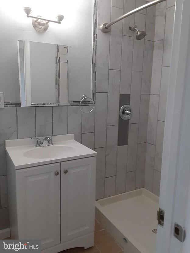 UNION SQUARE - Residential Lease