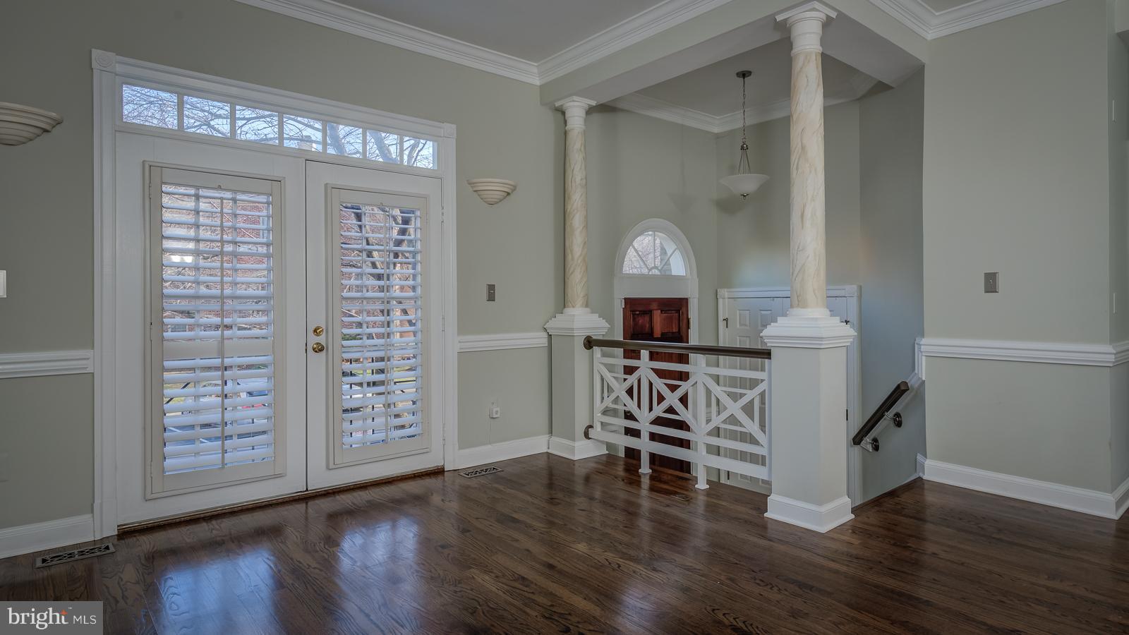 COURTHOUSE WOODS - Residential