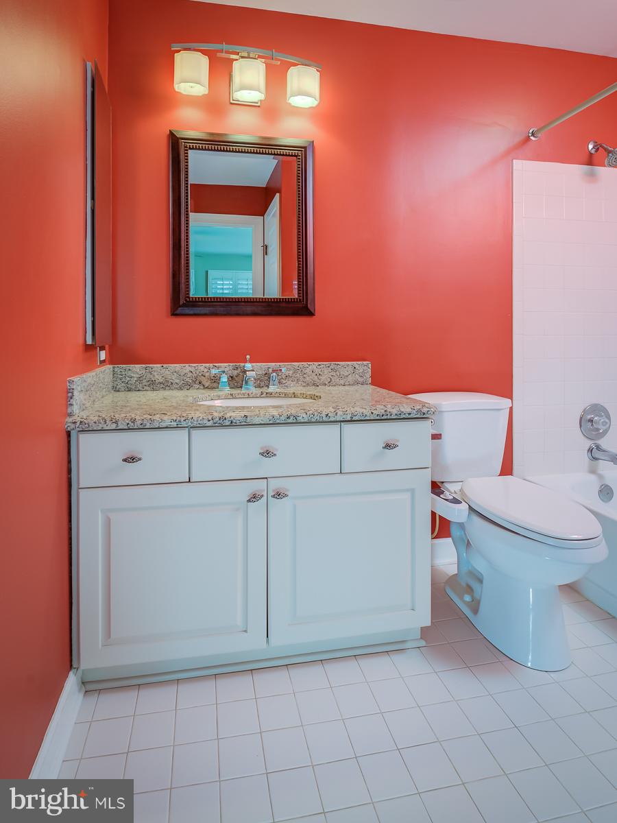 COURTHOUSE WOODS - Residential