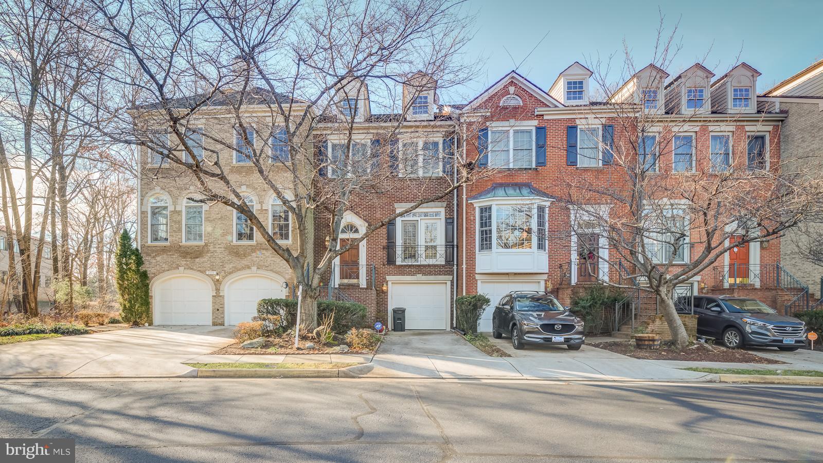 COURTHOUSE WOODS - Residential