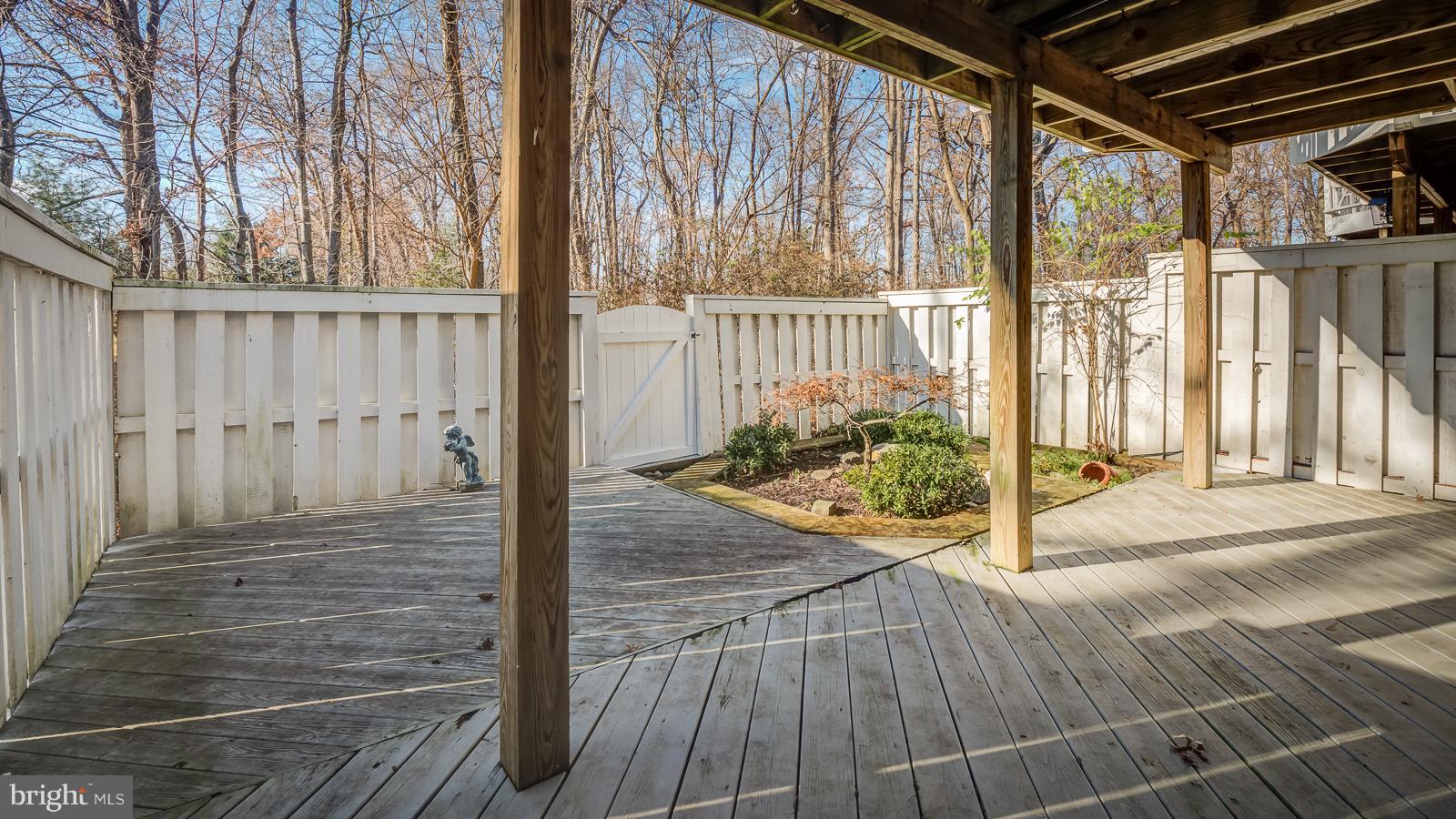 COURTHOUSE WOODS - Residential