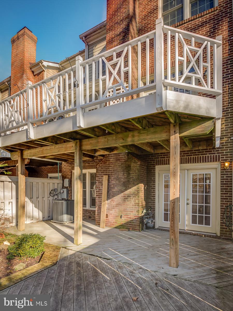 COURTHOUSE WOODS - Residential