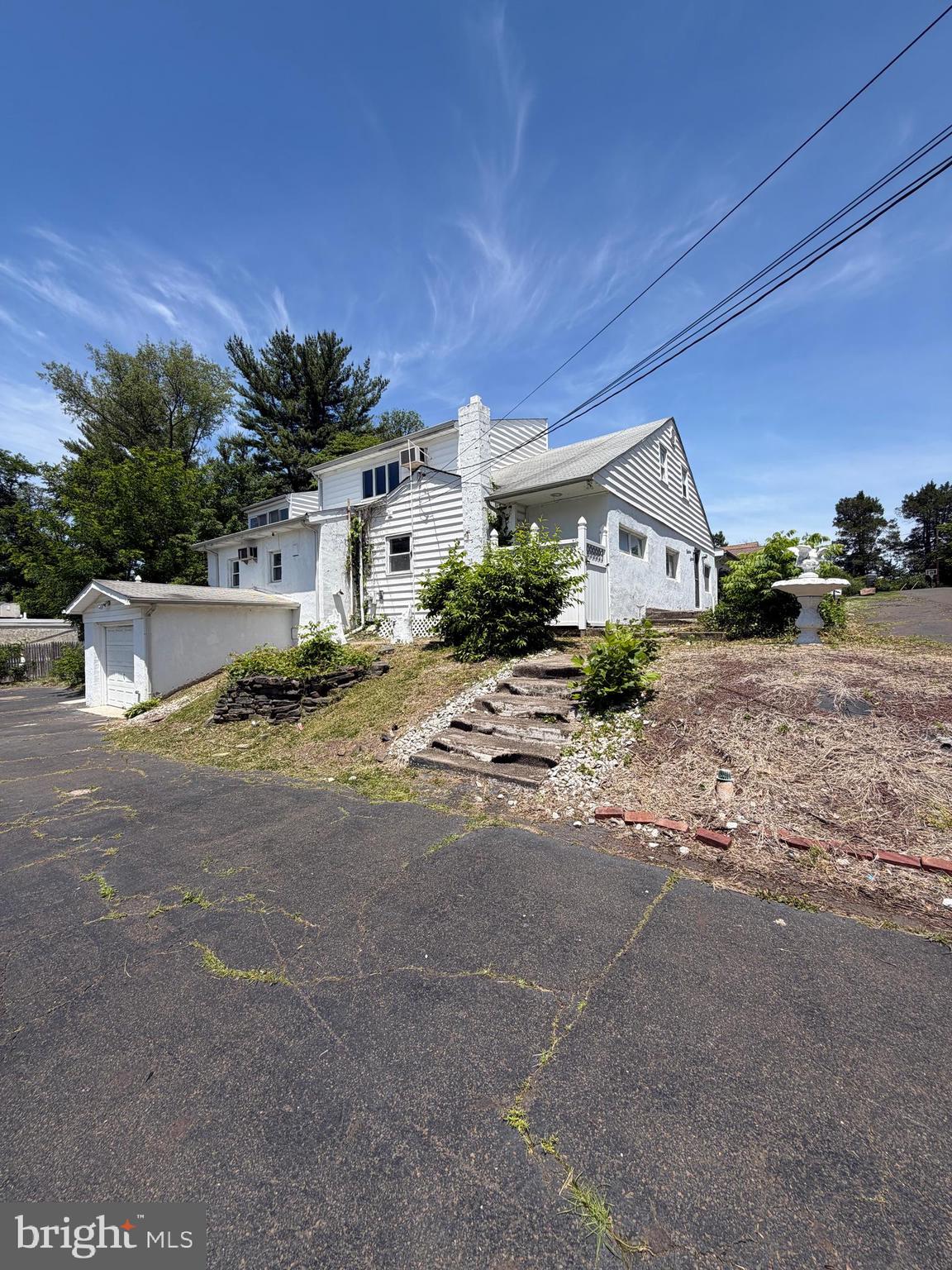 1916 FERNBROOK AVENUE