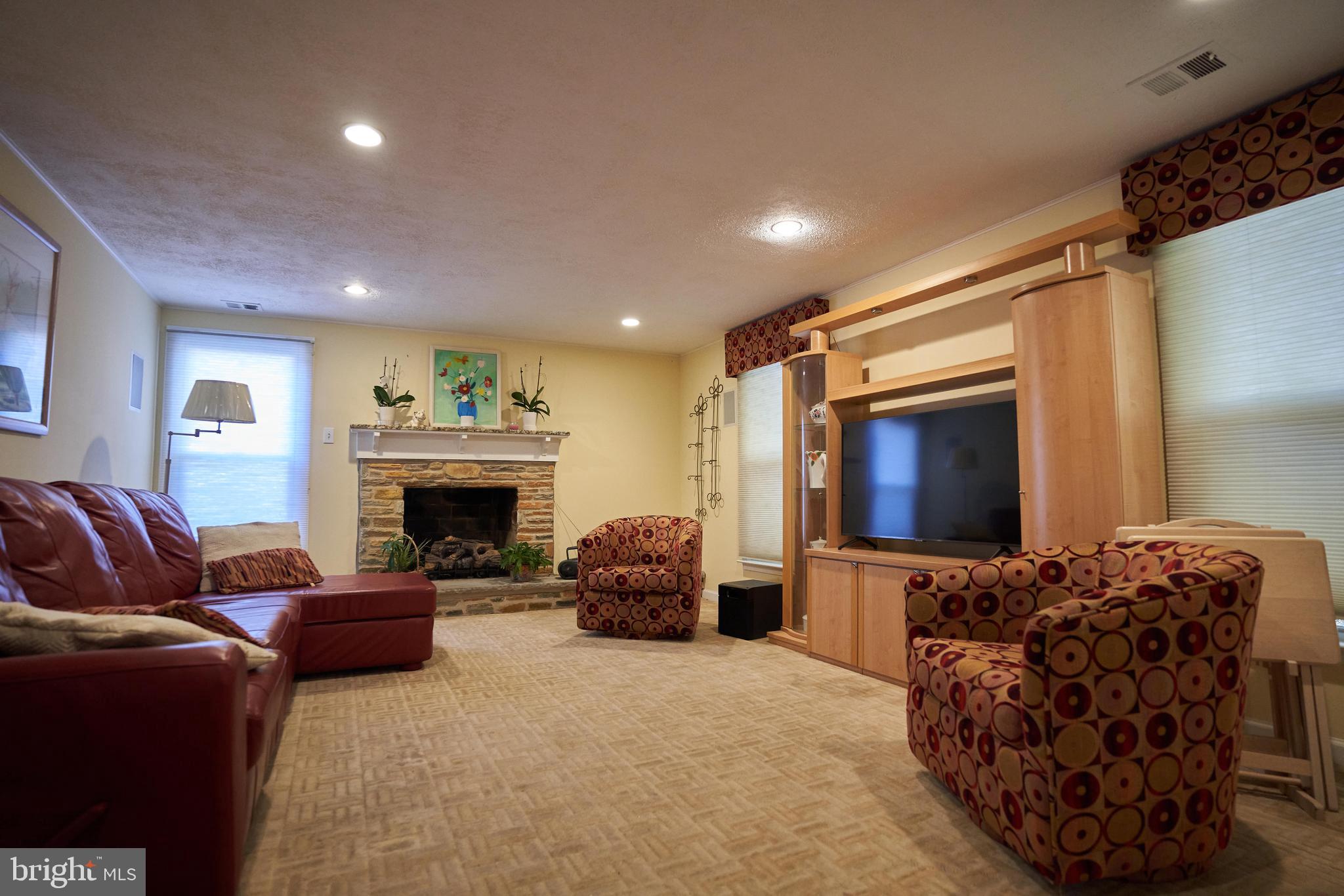 HUNTINGDON VALLEY - Residential