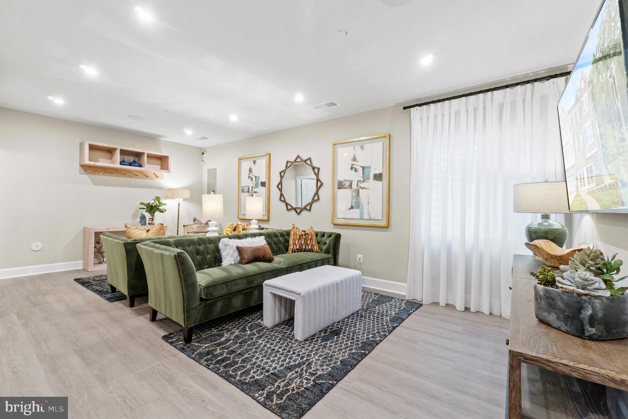 MARLBORO RIDGE - Residential