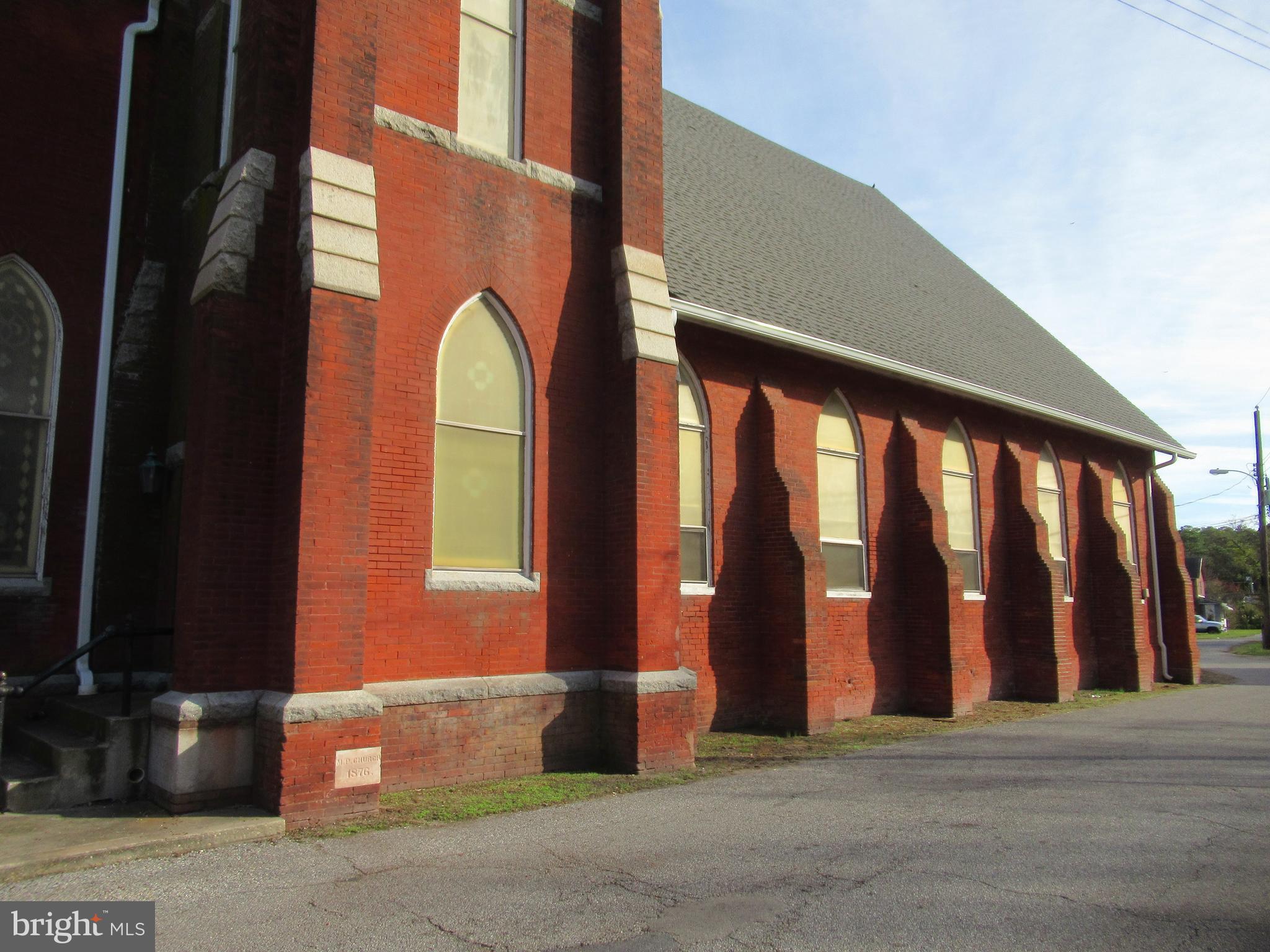 39 W MAIN STREET