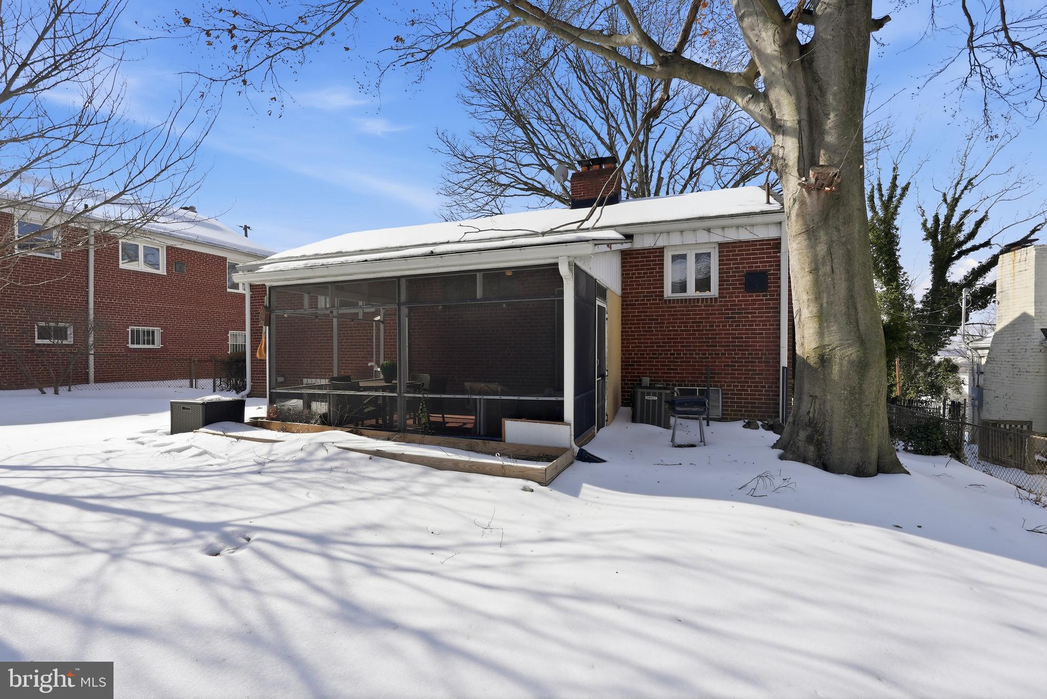 OXON HILL - Residential