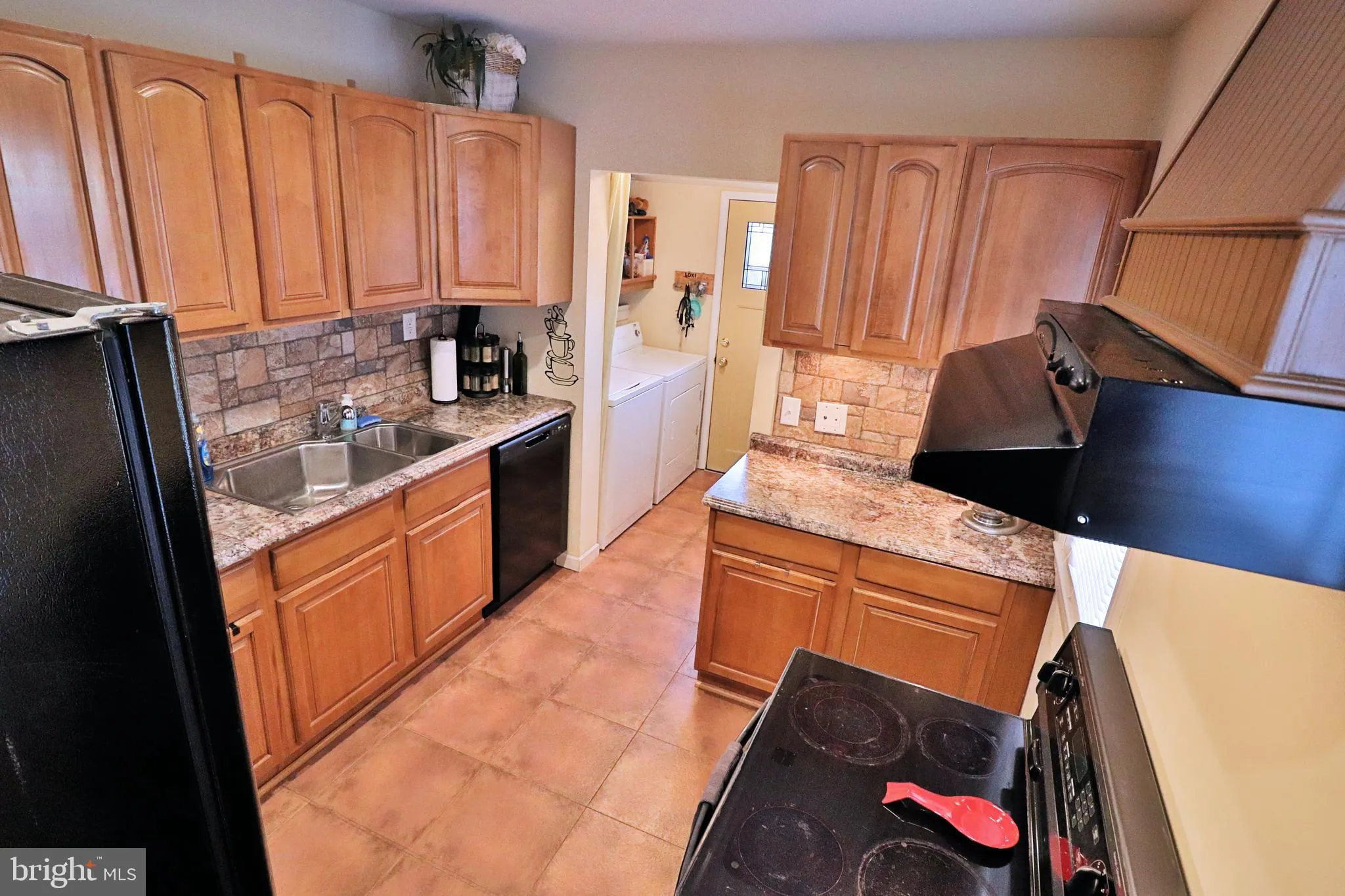 Lancaster, Pennsylvania 17602, United States, 2 Bedrooms Bedrooms, ,2 BathroomsBathrooms,Residential,Pending,209211