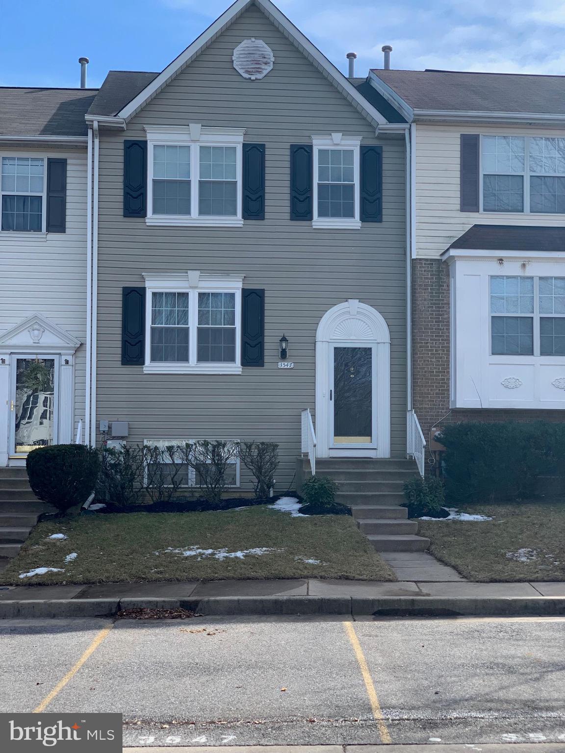 BEAUTIFUL WELL MAINTAINED HOME IN DESIRABLE COMMUNITY! LARGE ROOMS, TONS OF NATURAL LIGHT THROUGHOUT, NEW CARPET, NEW WATER HEATER, MASTER BEDROOM WITH 2 WALK IN CLOSET, BACK DECK, SPACIOUS LOWER LEVEL WITH A FIRE PLACE AND WALK OUT TO PRIVATE PATIO SPACE. NEAR SCHOOLS, SHOPPING, RESTAURANTS, AND MAJOR HIGHWAYS. VERY MOTIVATED SELLER AS THE PROPERTY IS AVAILABLE FOR IMMEDIATE OCCUPANCY - BRING ALL OFFERS!