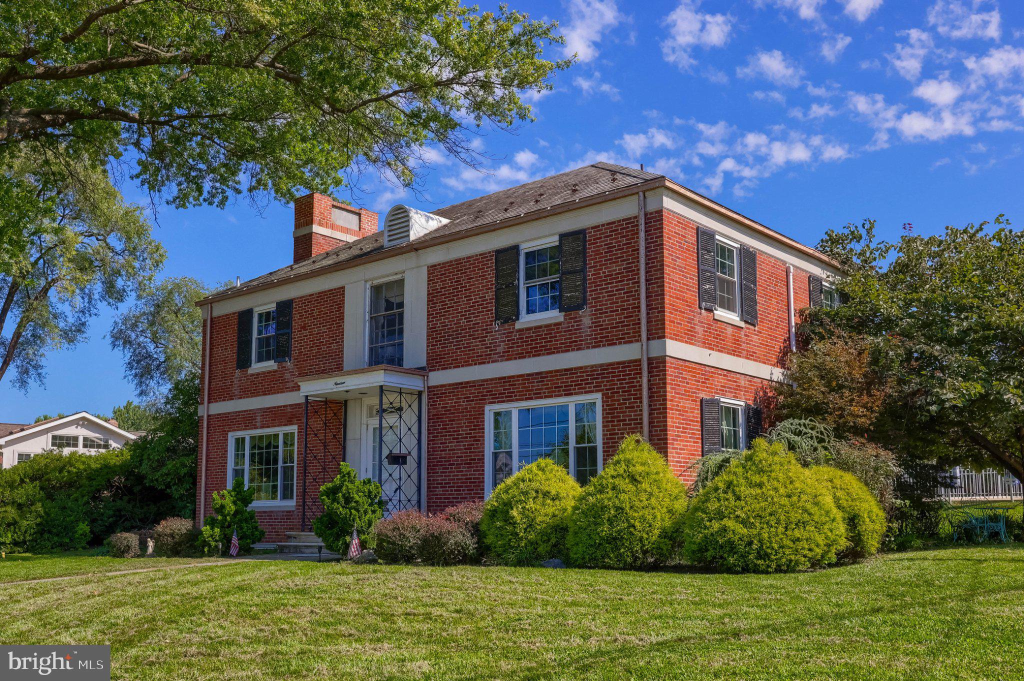 19 W KING STREET