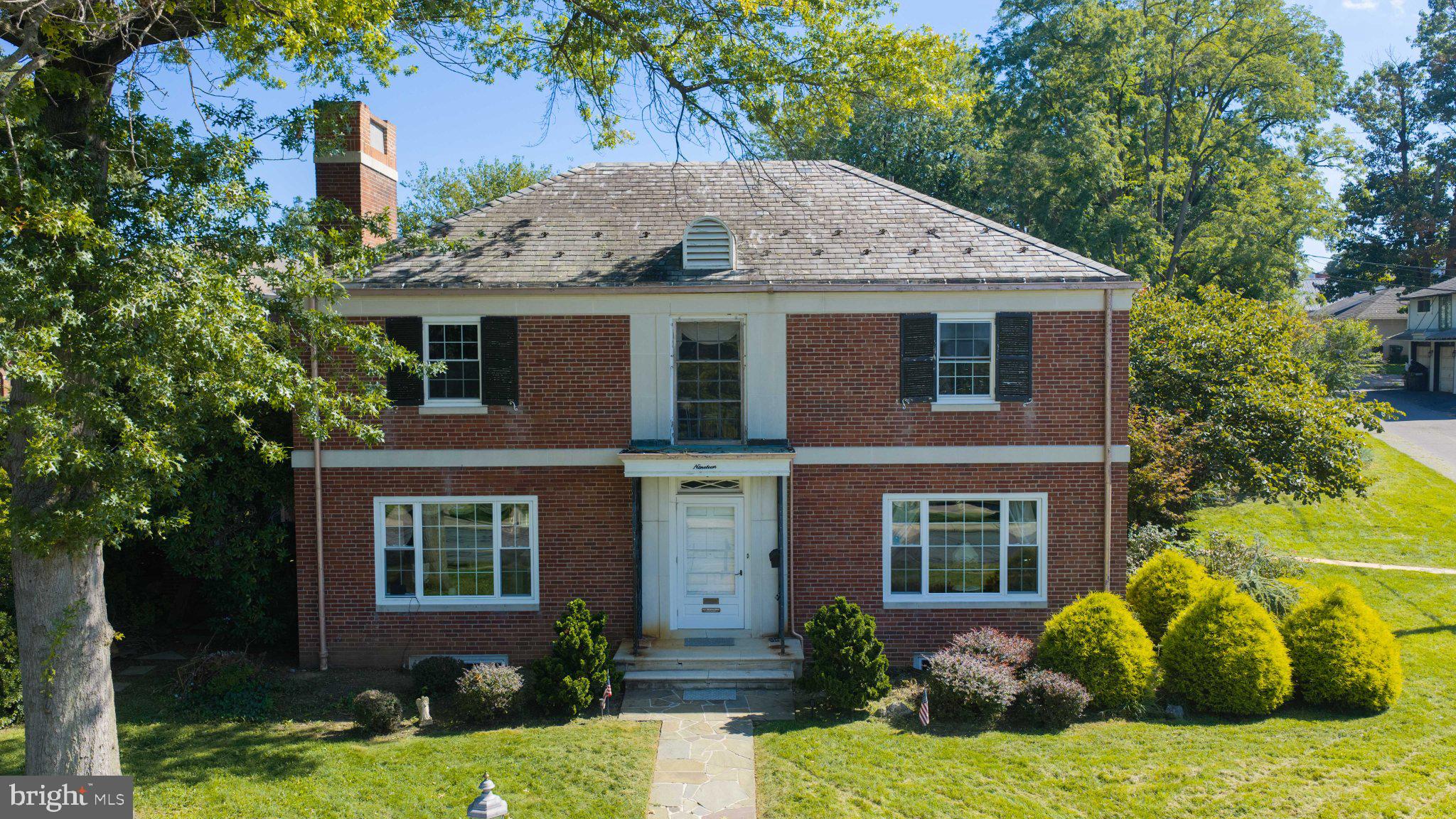19 W KING STREET