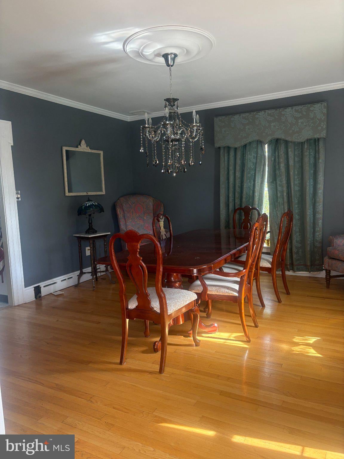 19 W KING STREET