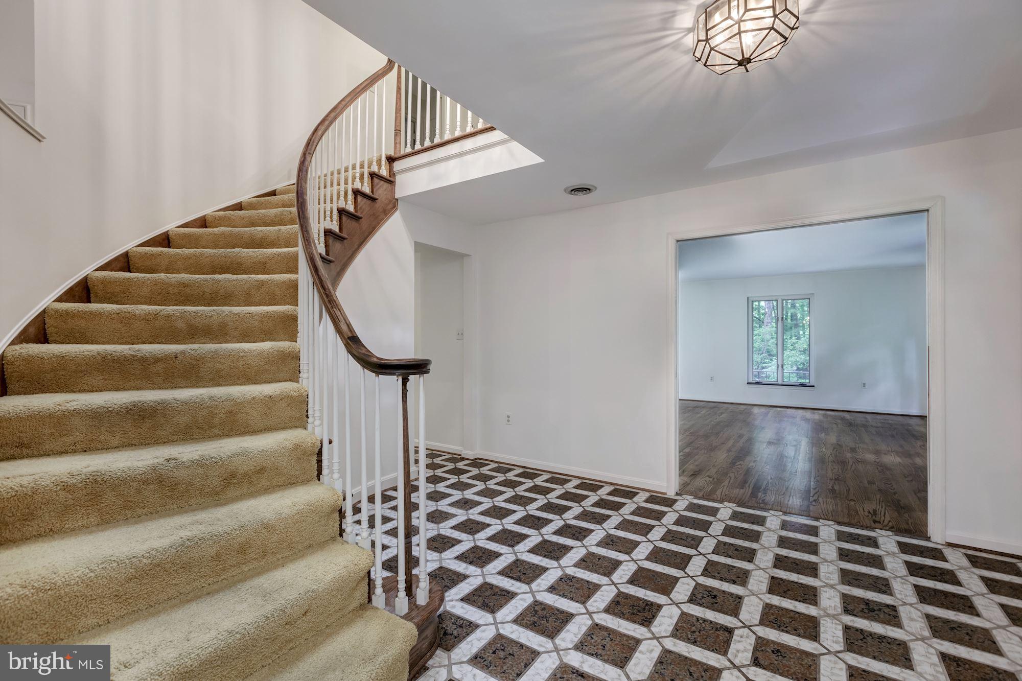 SUMMERWIND - Residential