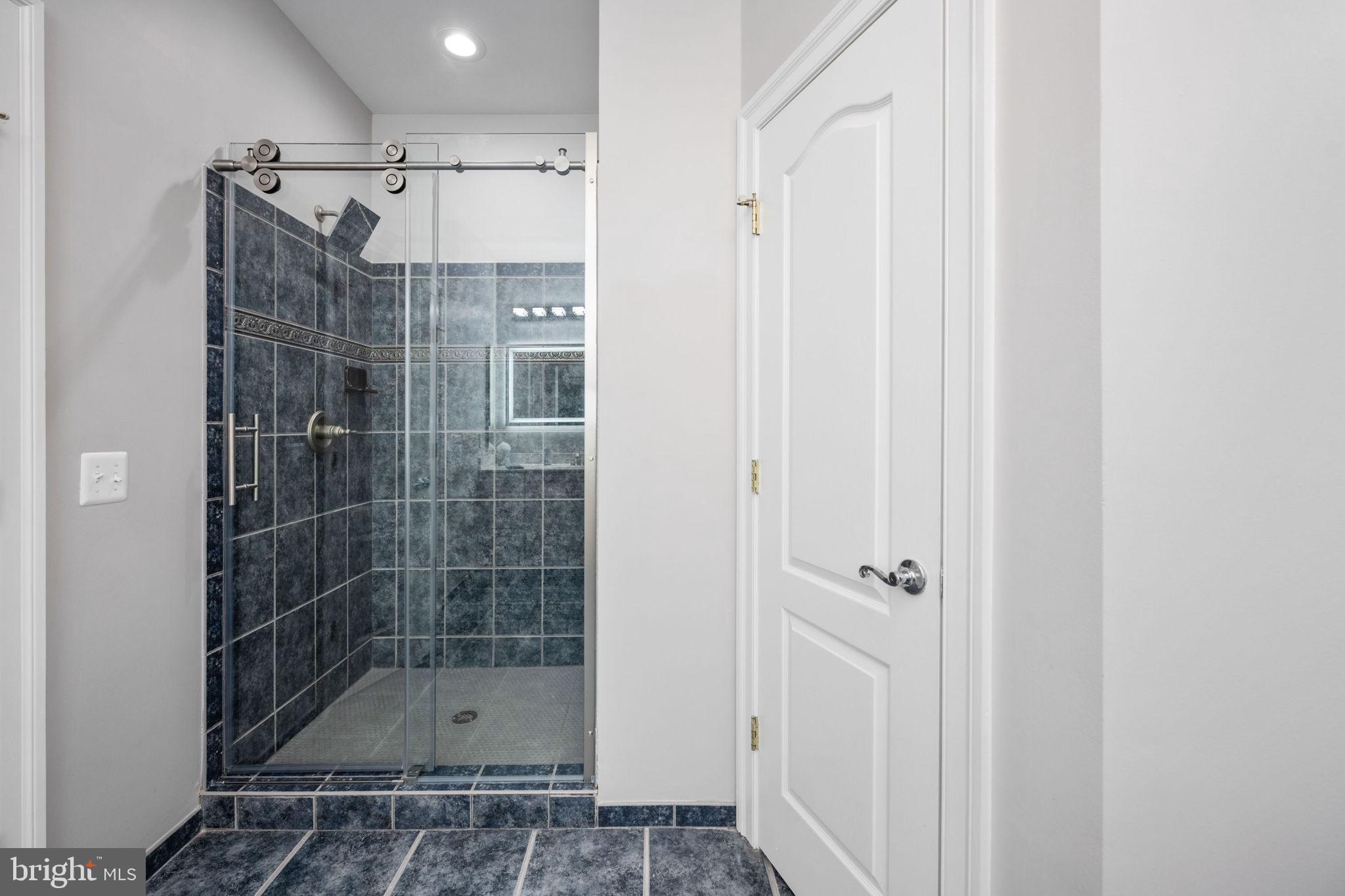 TYSONS TRACE - Residential