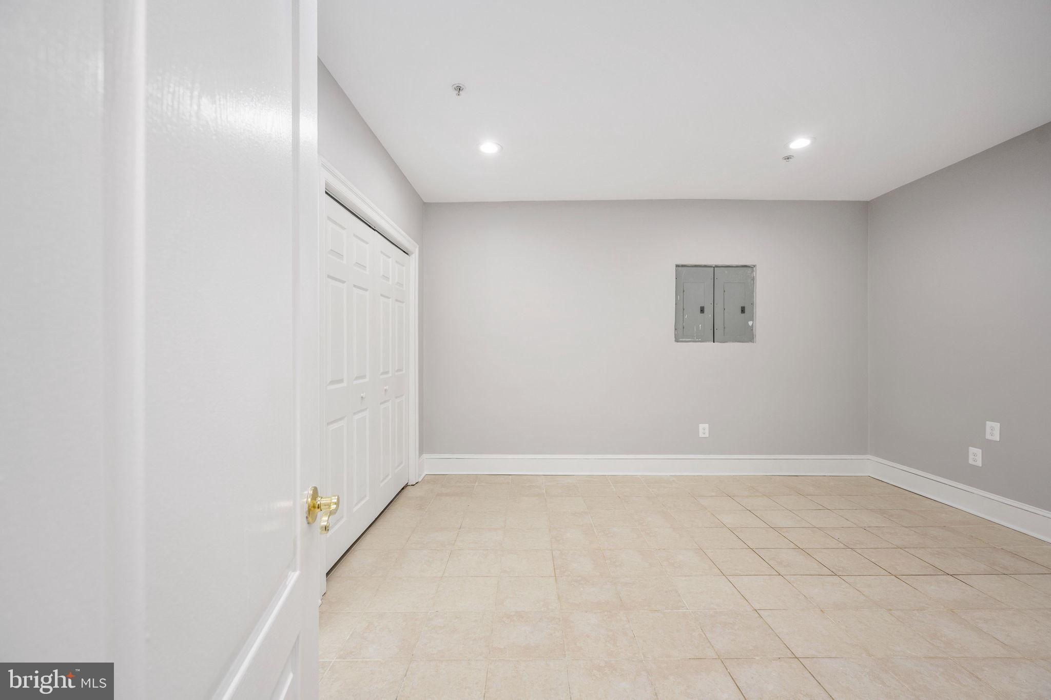 TYSONS TRACE - Residential