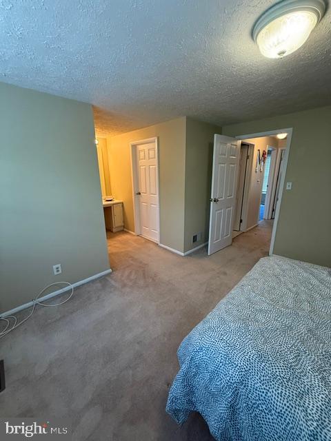 WOODS EDGE TOWNHOME CONDOMINIUMS - Residential