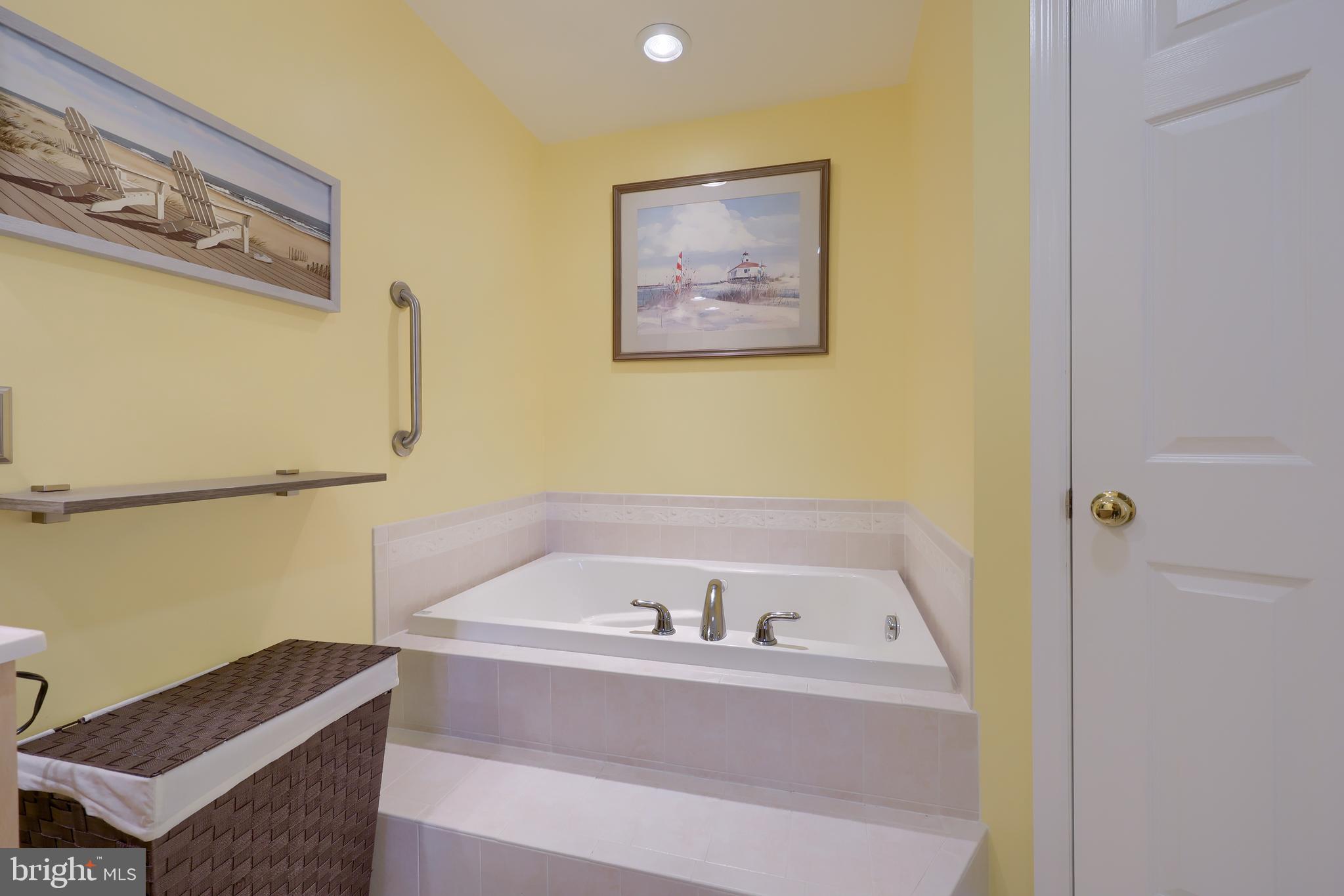 THE LAKES AT DONEGAL SPRINGS - Residential