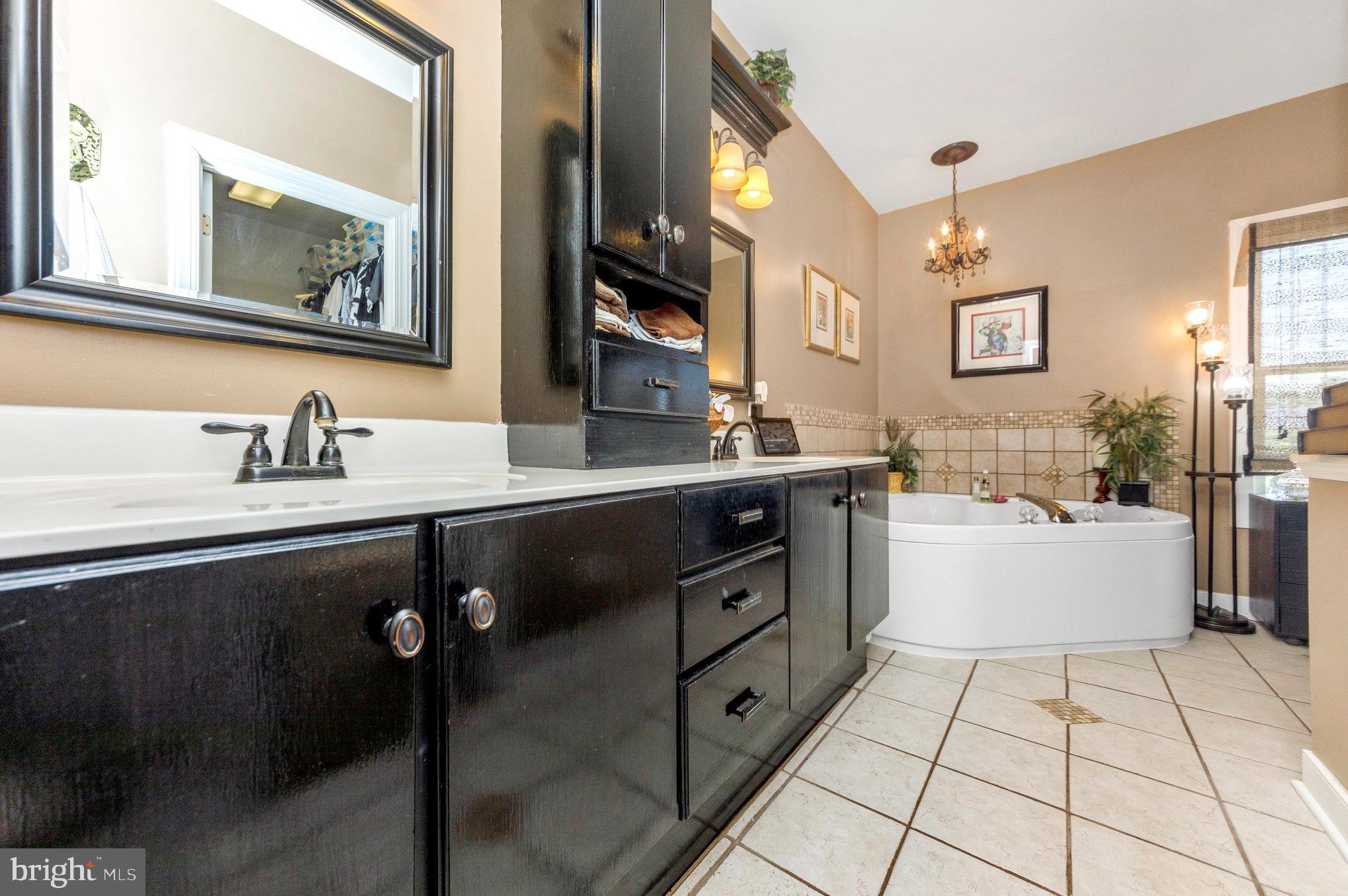 NOMINI BAY FARMS - Residential