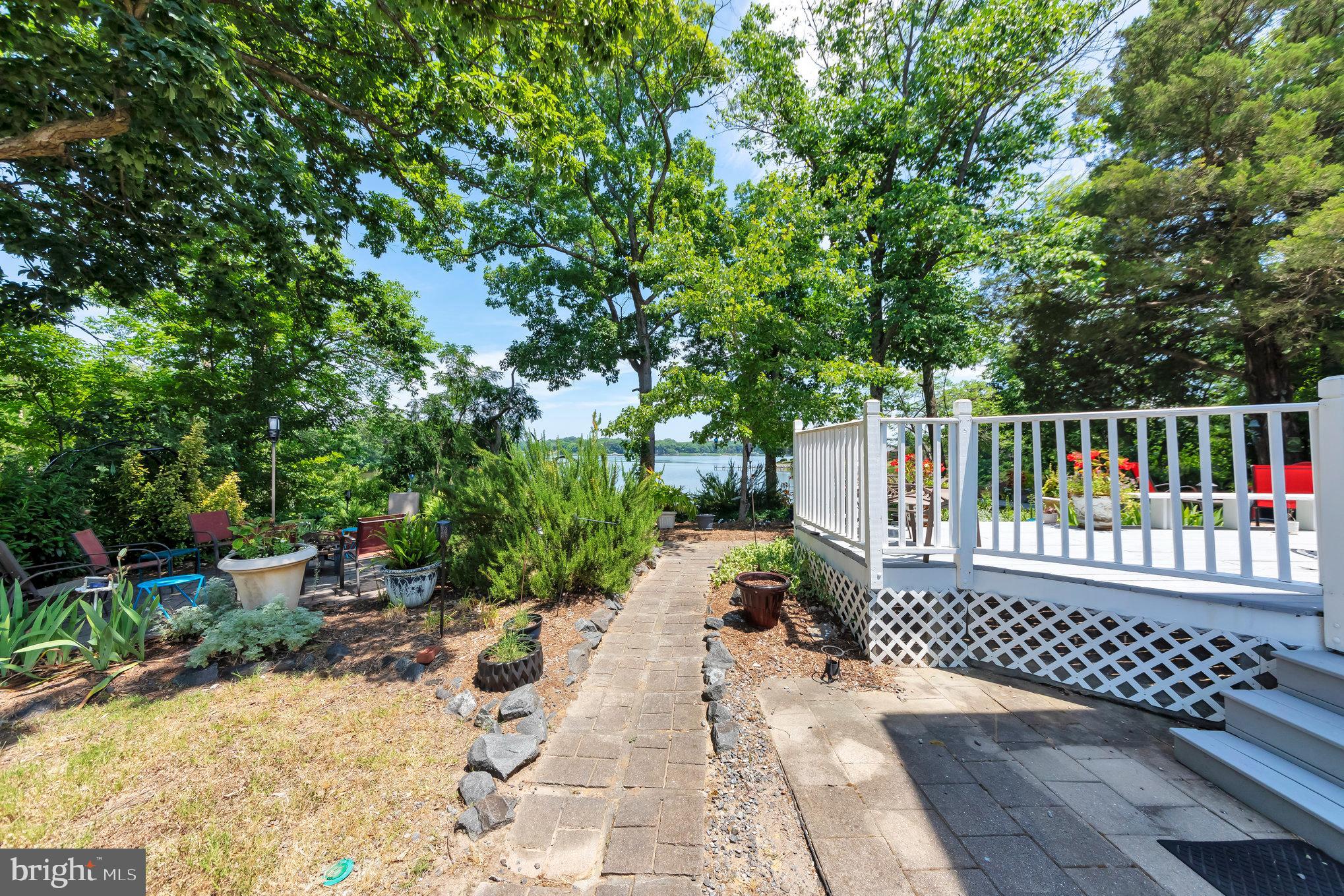 NOMINI BAY FARMS - Residential