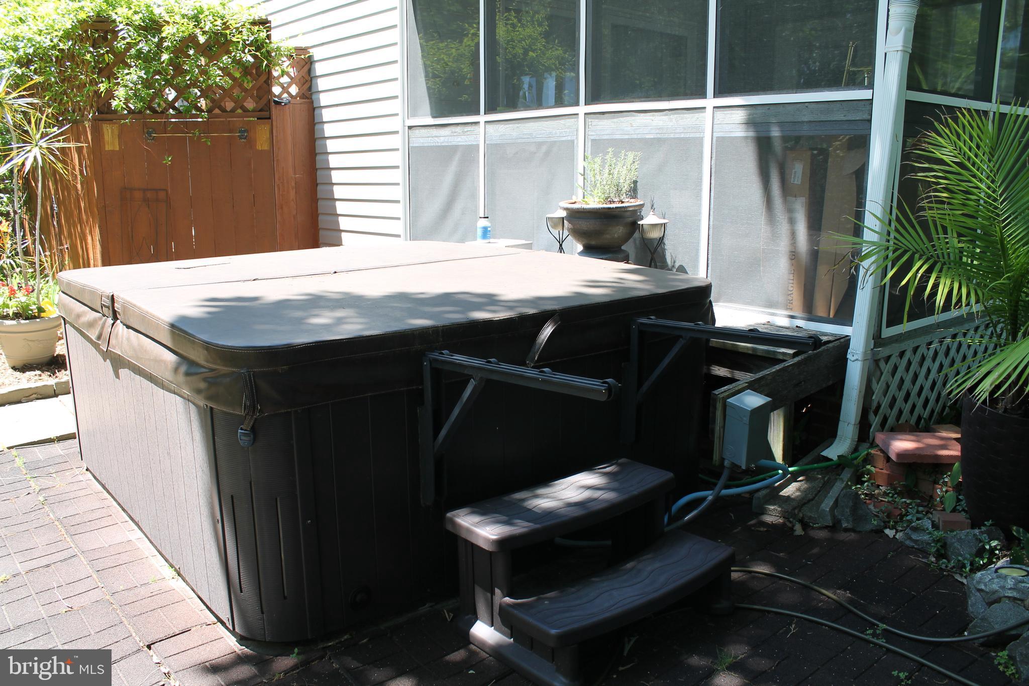 NOMINI BAY FARMS - Residential