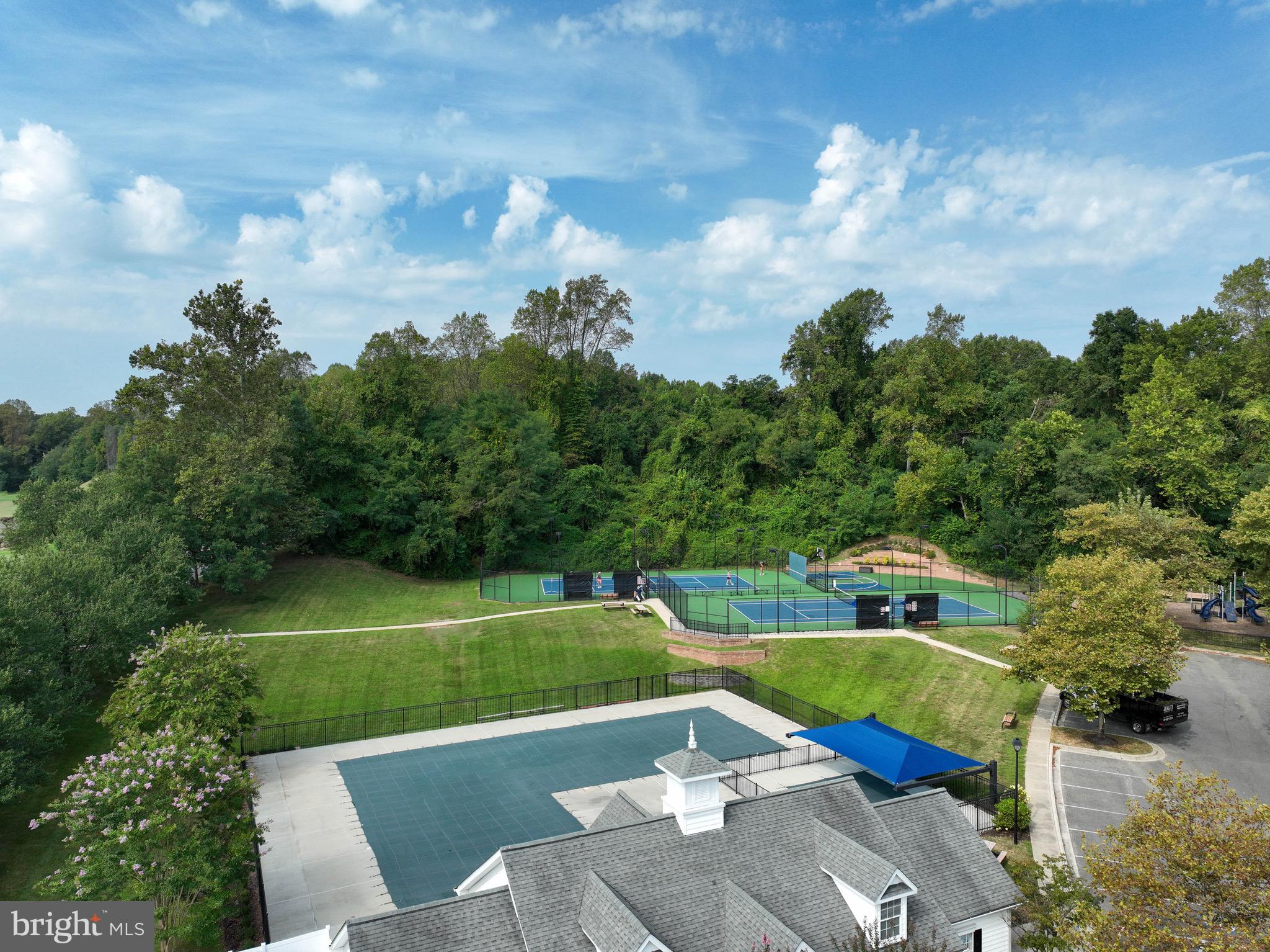 SOUTH RIVER COLONY - Residential