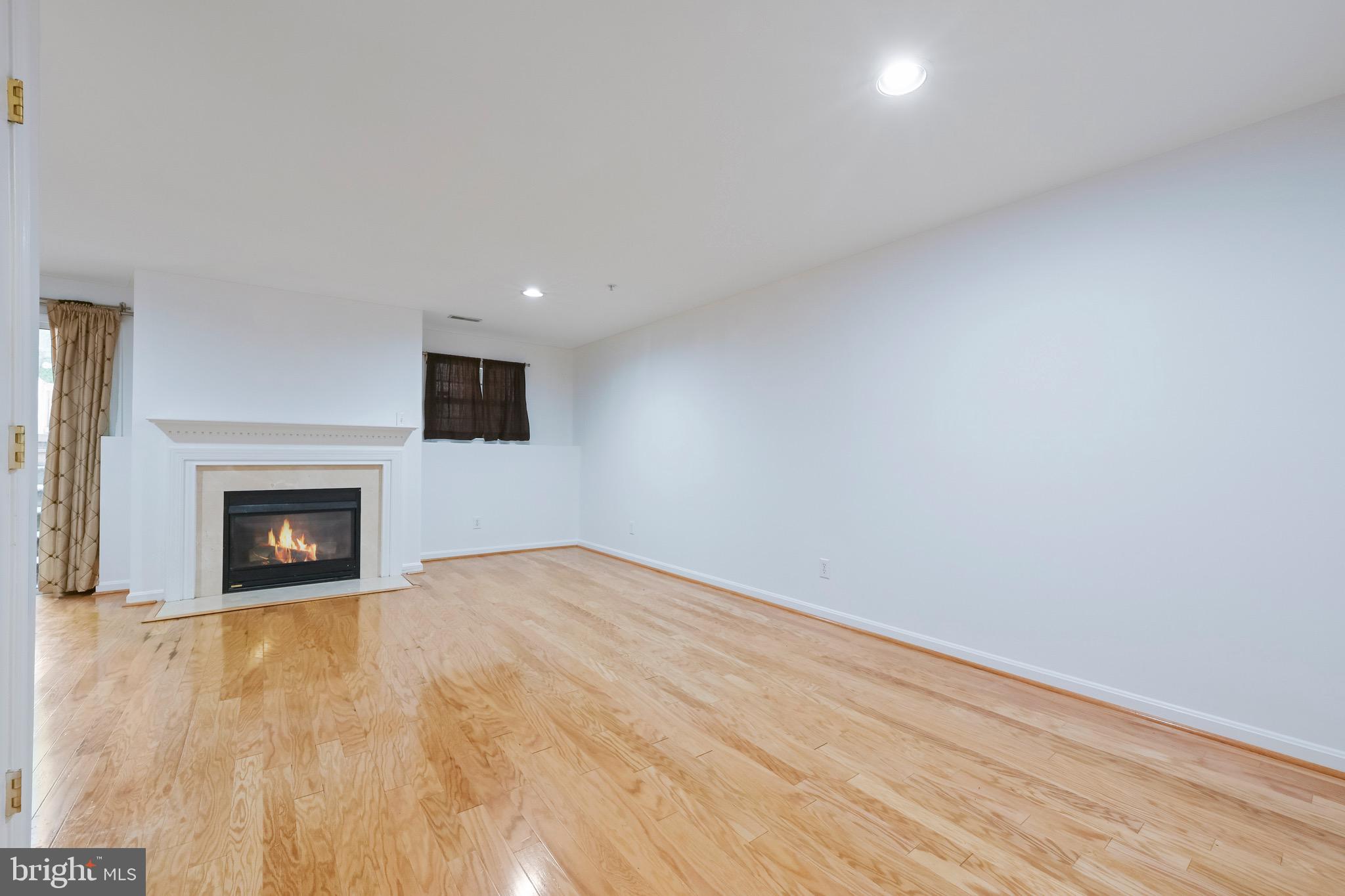 SOUTH RIVER COLONY - Residential