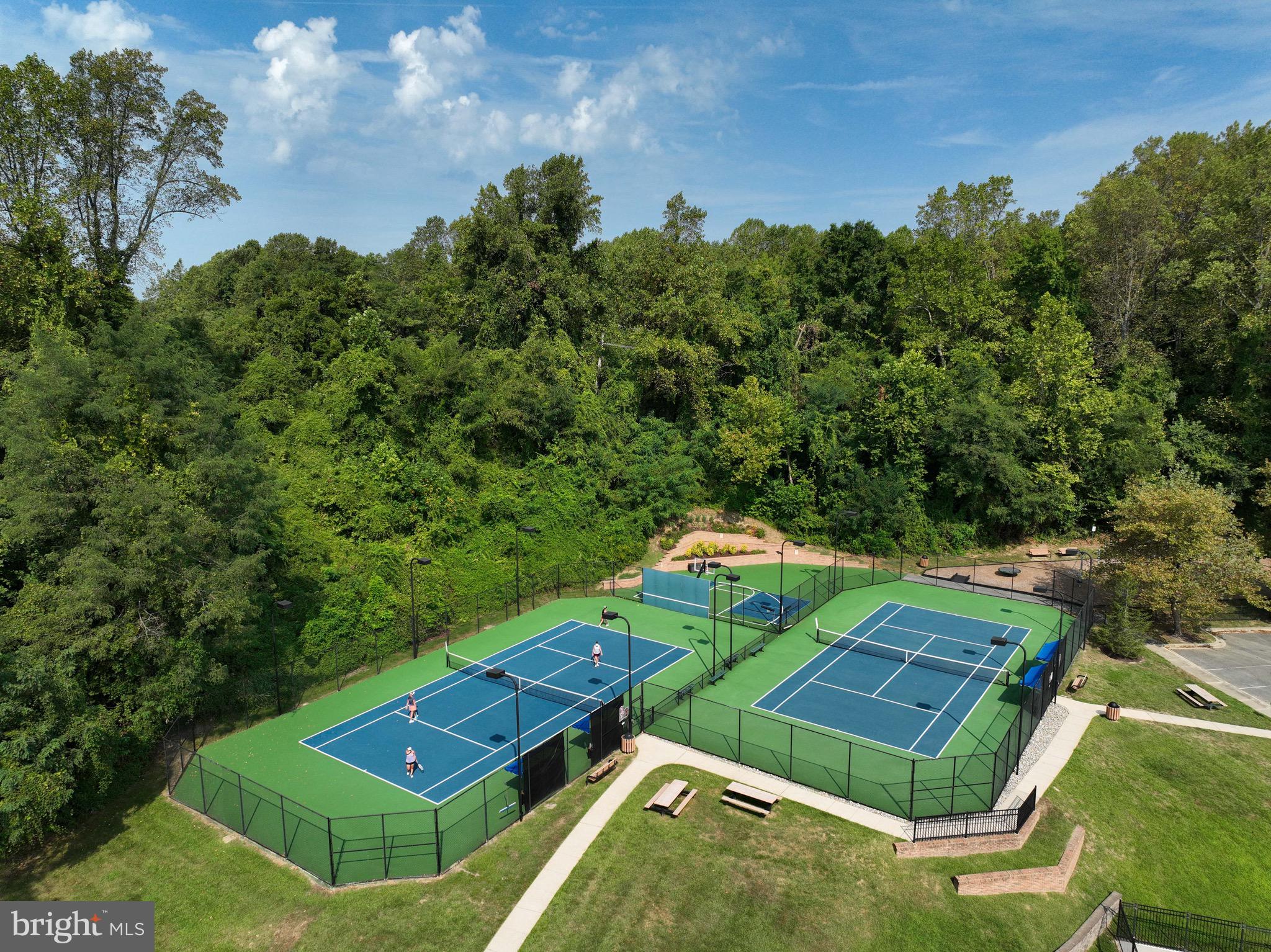 SOUTH RIVER COLONY - Residential