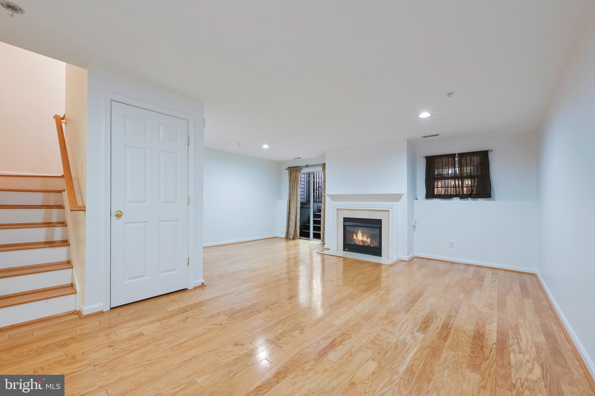 SOUTH RIVER COLONY - Residential