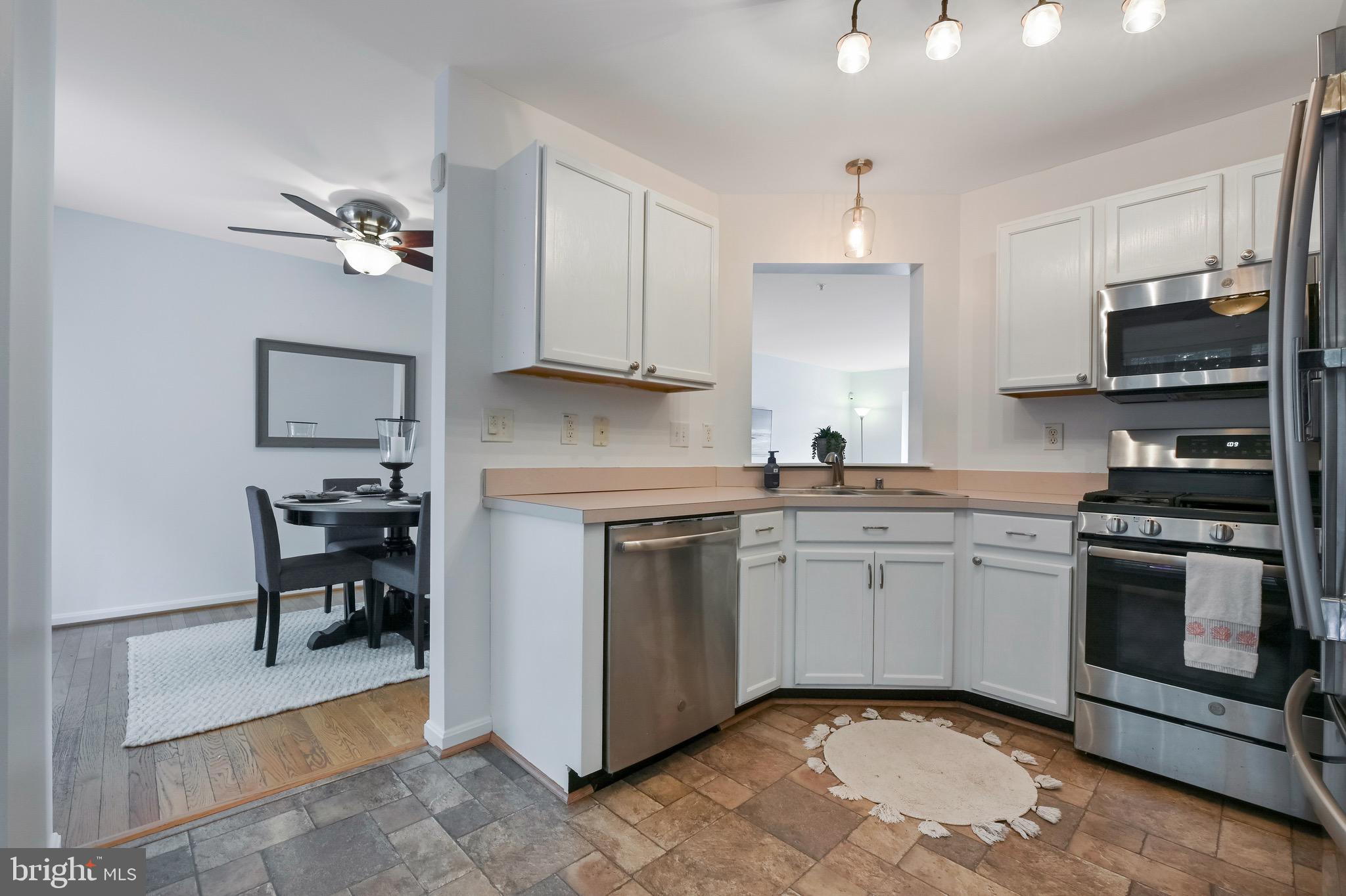 SOUTH RIVER COLONY - Residential