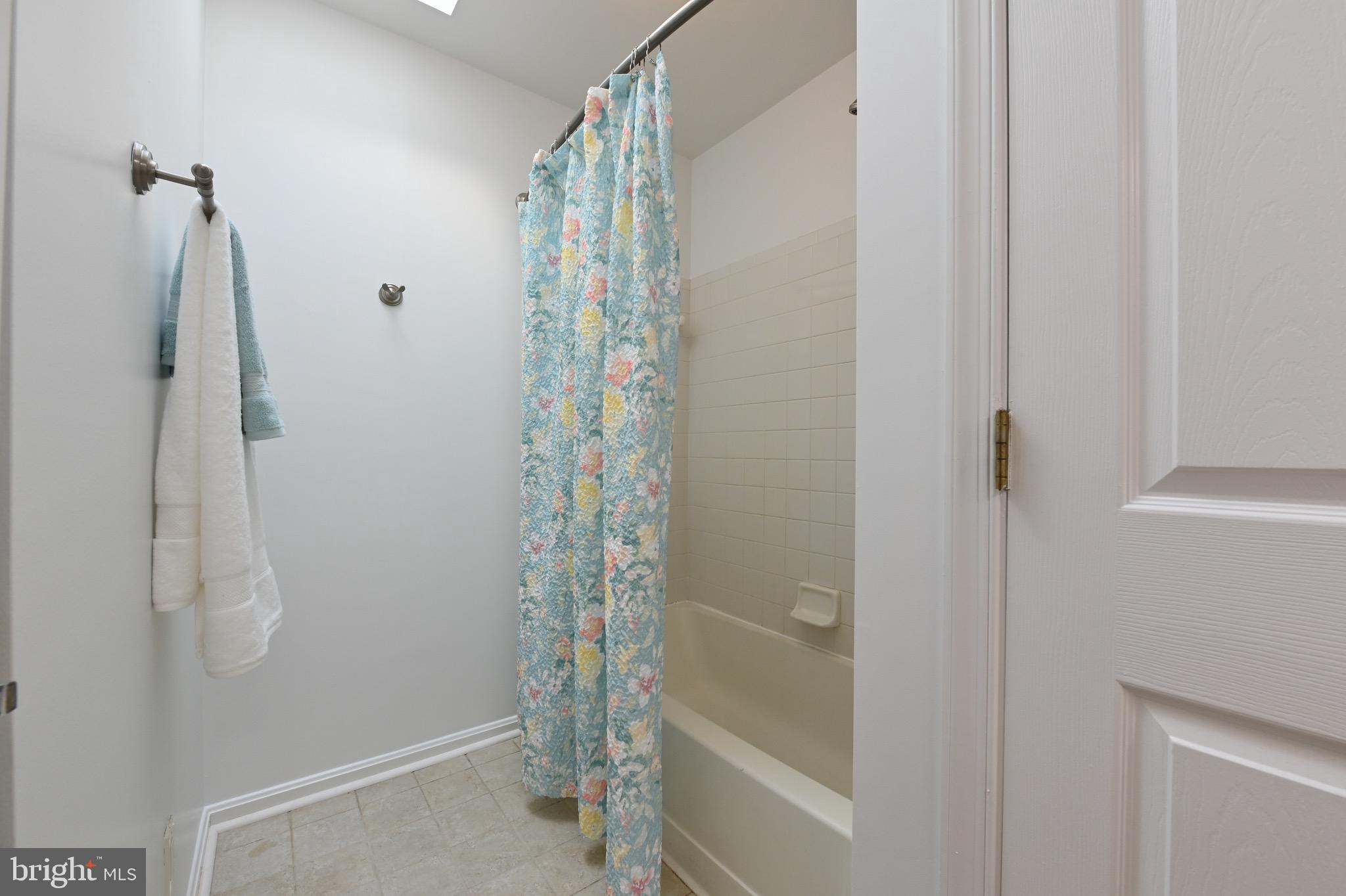 SOUTH RIVER COLONY - Residential