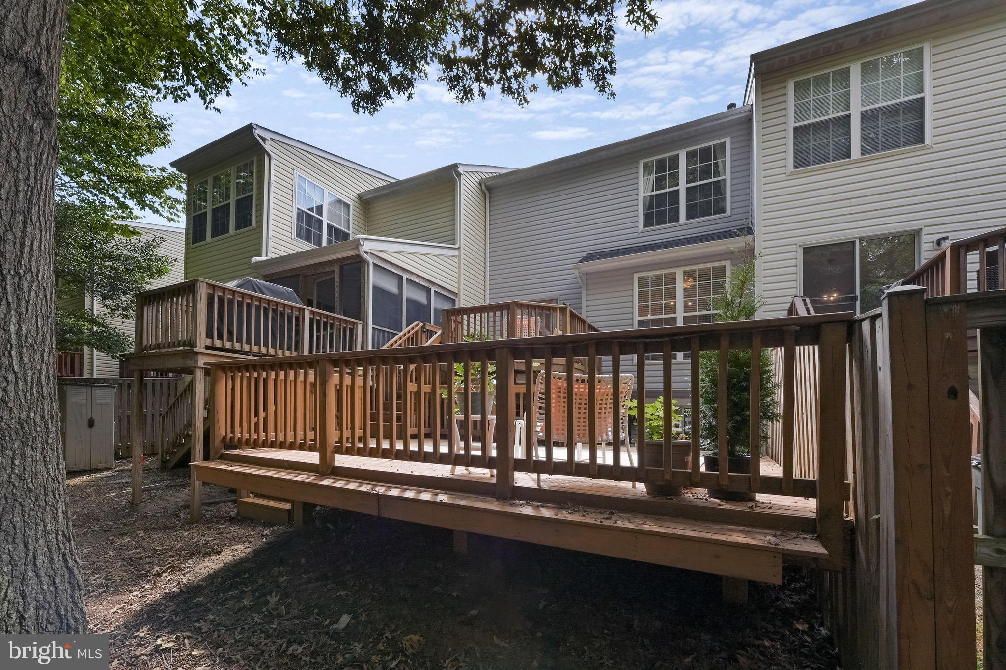 SOUTH RIVER COLONY - Residential