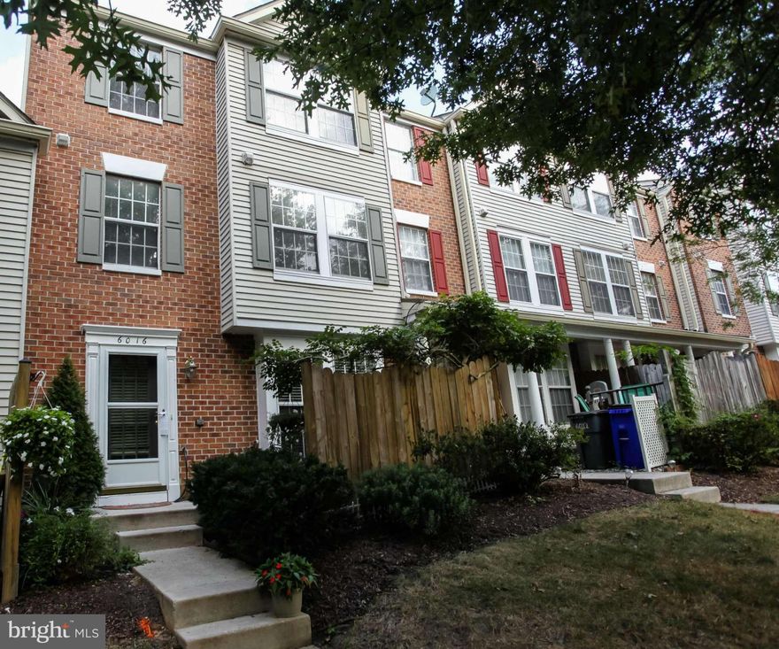 "Pride of Ownership" in this lovely 3 Bedroom, 2 Bath, Back-To-Back Townhome/Condo is in "Move-In Condition".  Location and Condition are a "10+".  Updated Kitchen with Pantry, Wainscoating and Granite Countertops.  All Appliances Convey.  Two Bds., Full Bath and Laundry Room on UL1.  UL2 has spacious Master Suite with Bath, Walk-In Closet and Fp.  Have your checkbook ready. Priced to SELL!!!!!