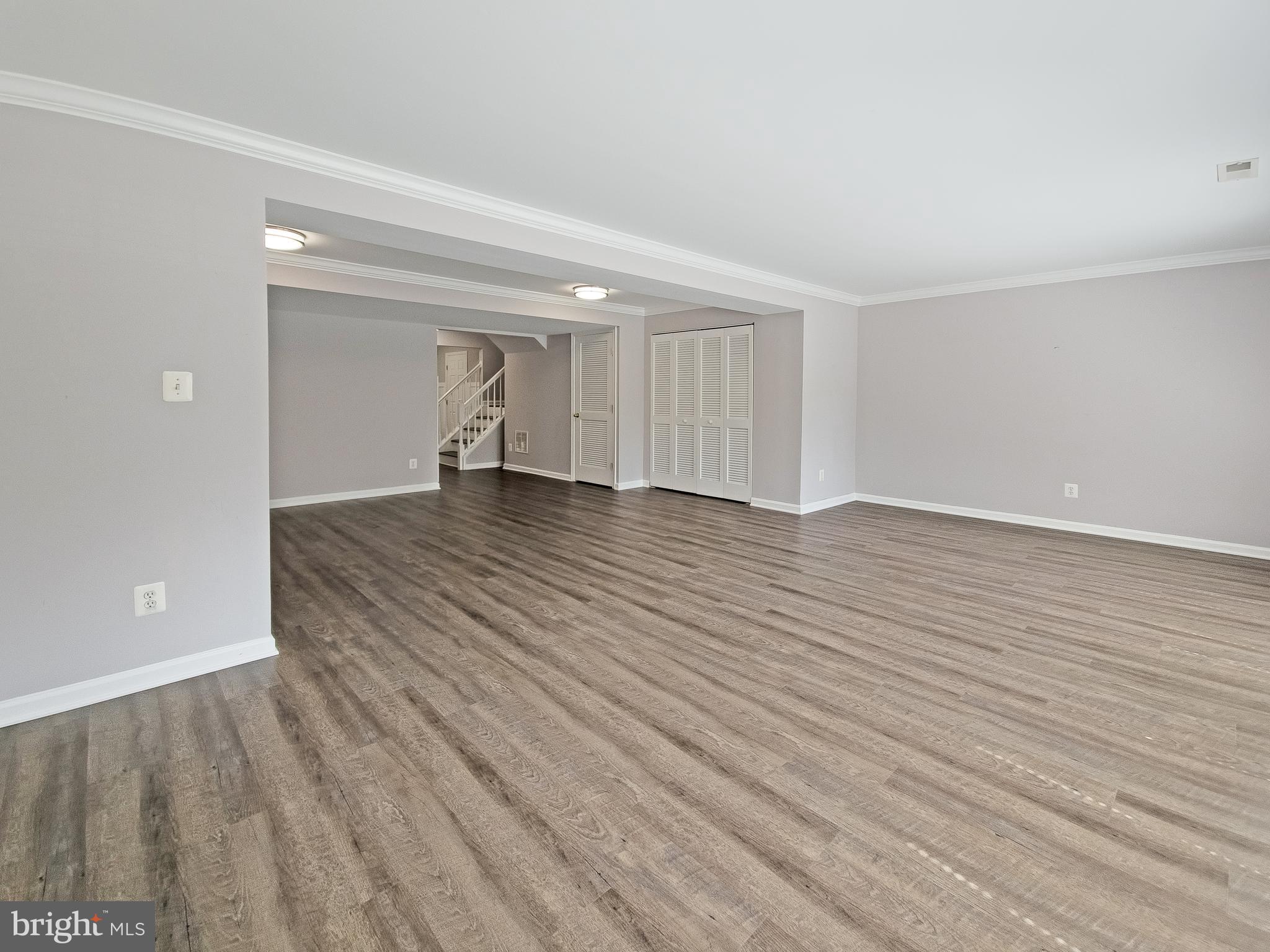 8126 HORSESHOE COTTAGE CIRCLE