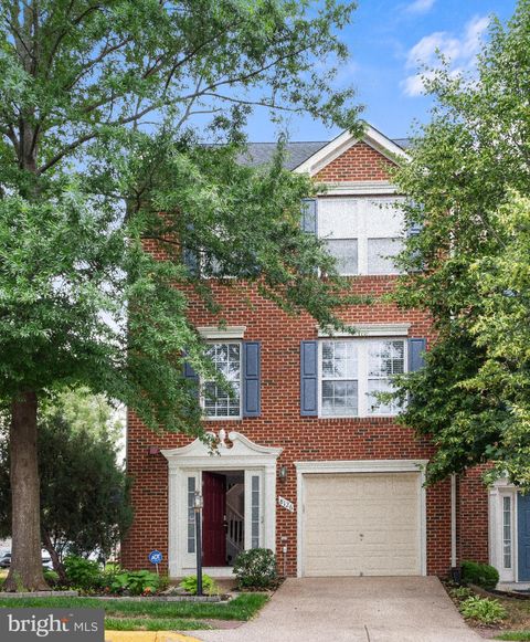 8126 HORSESHOE COTTAGE CIRCLE LORTON VA 22079