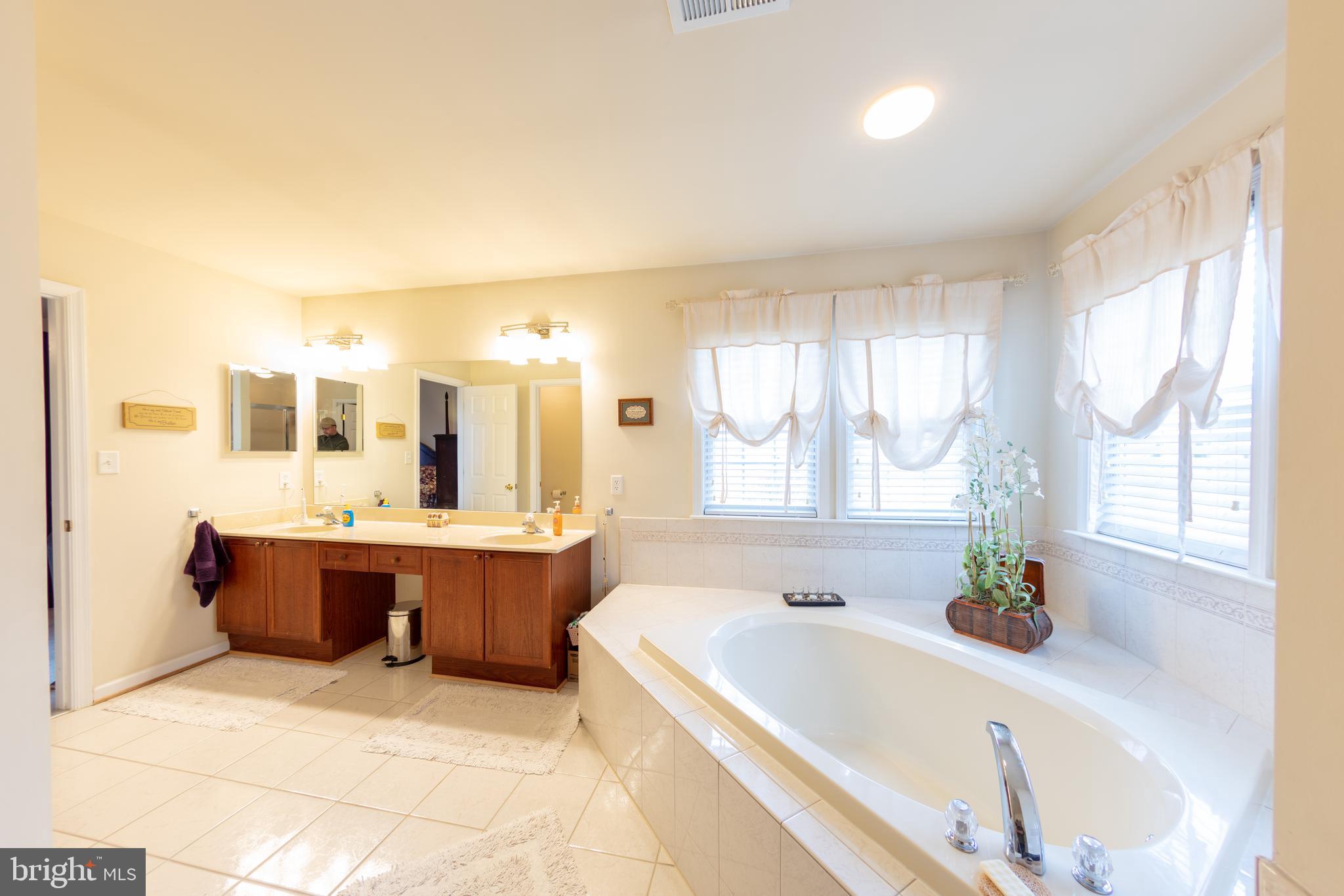 SPRUCE HILL ESTATES - Residential