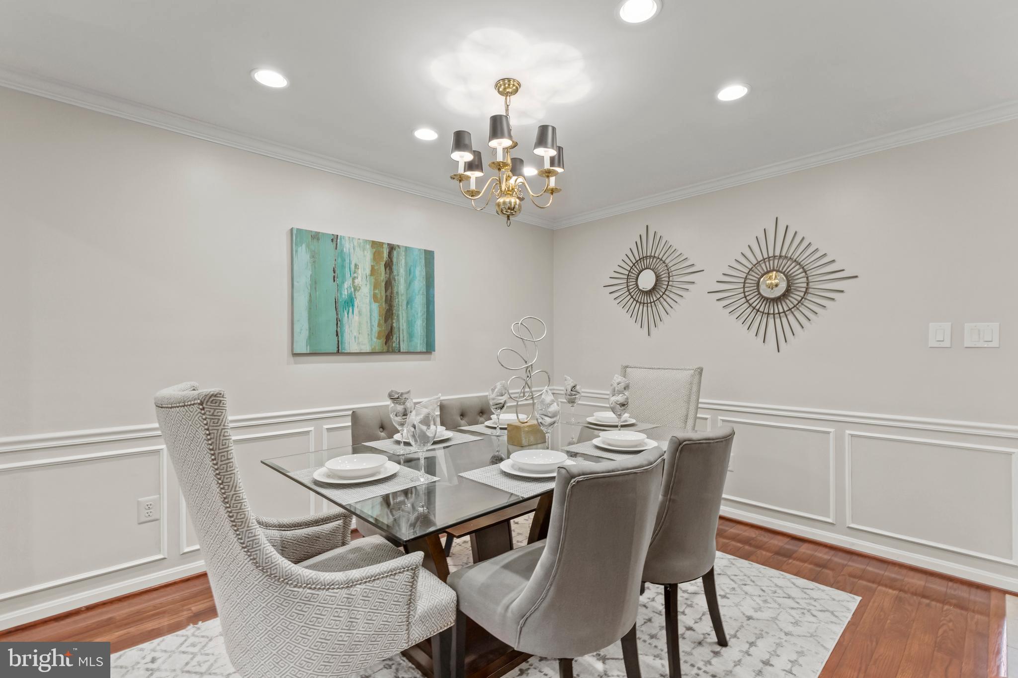 OAKTON VILLAGE - Residential