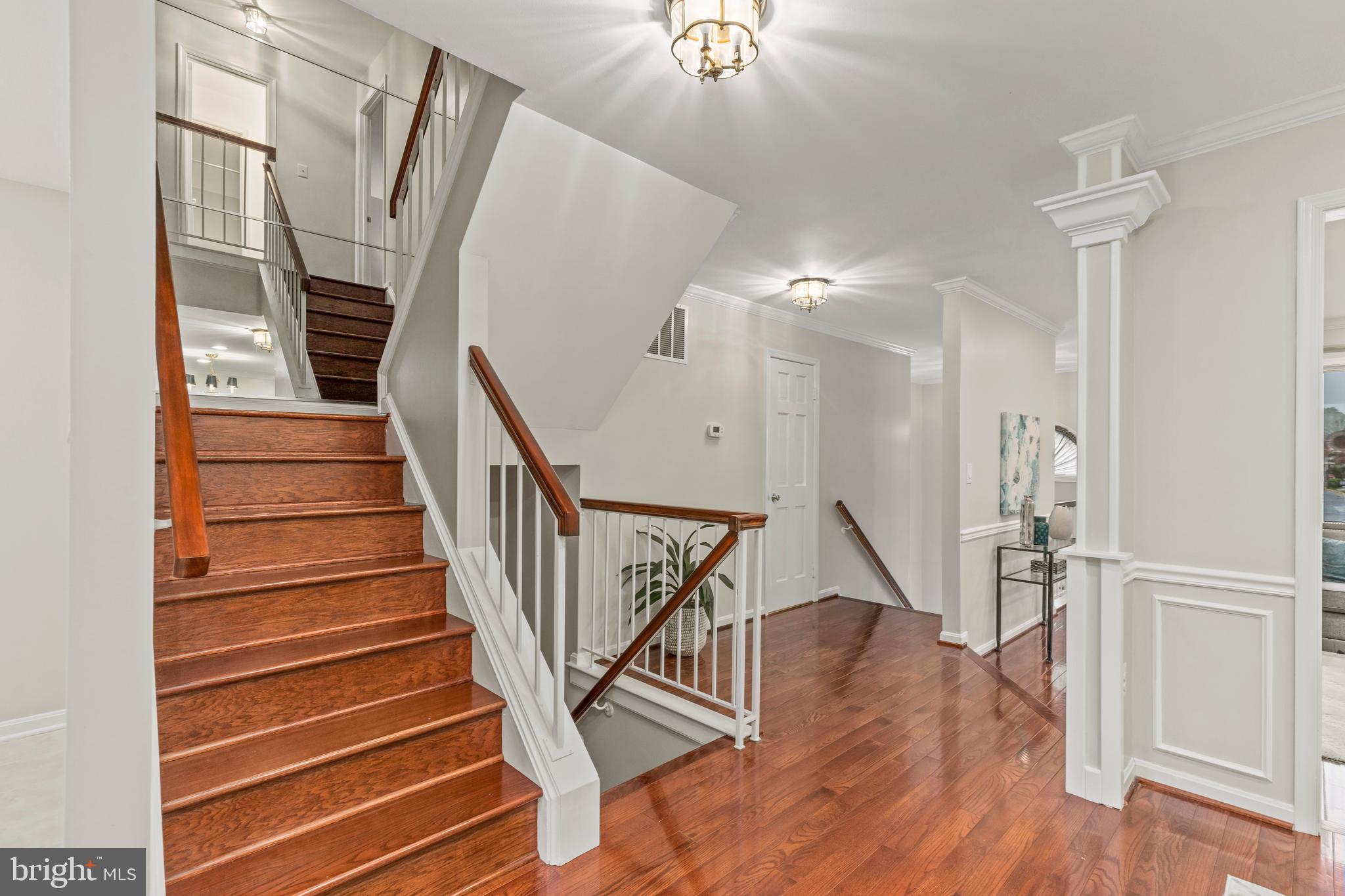 OAKTON VILLAGE - Residential